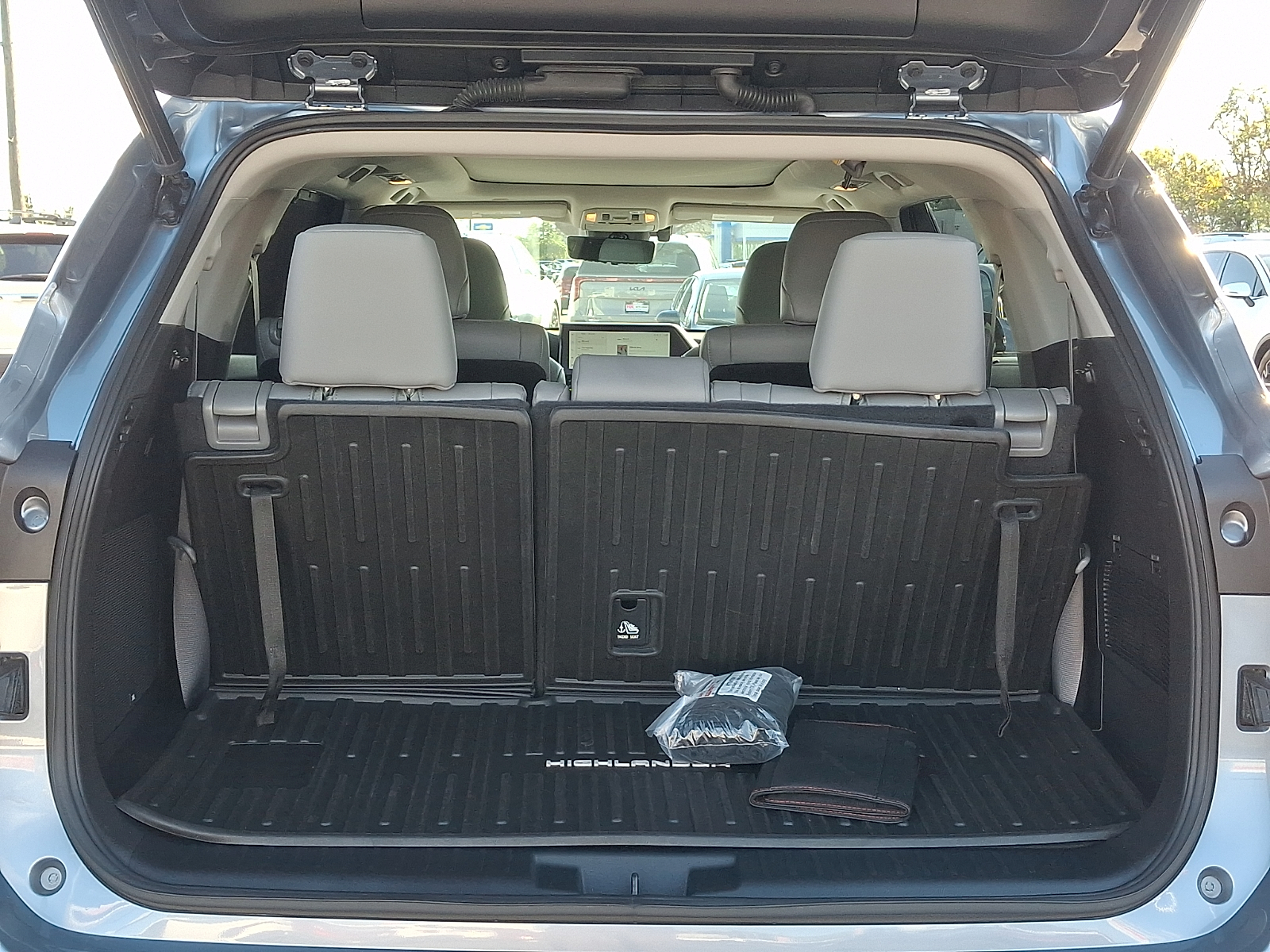 Used 2023 Toyota Highlander SUV