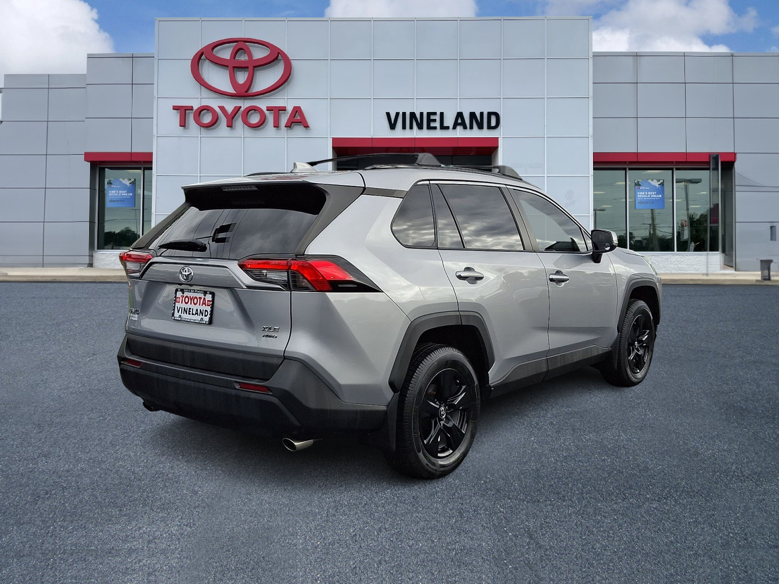 Used 2021 Toyota RAV4 SUV