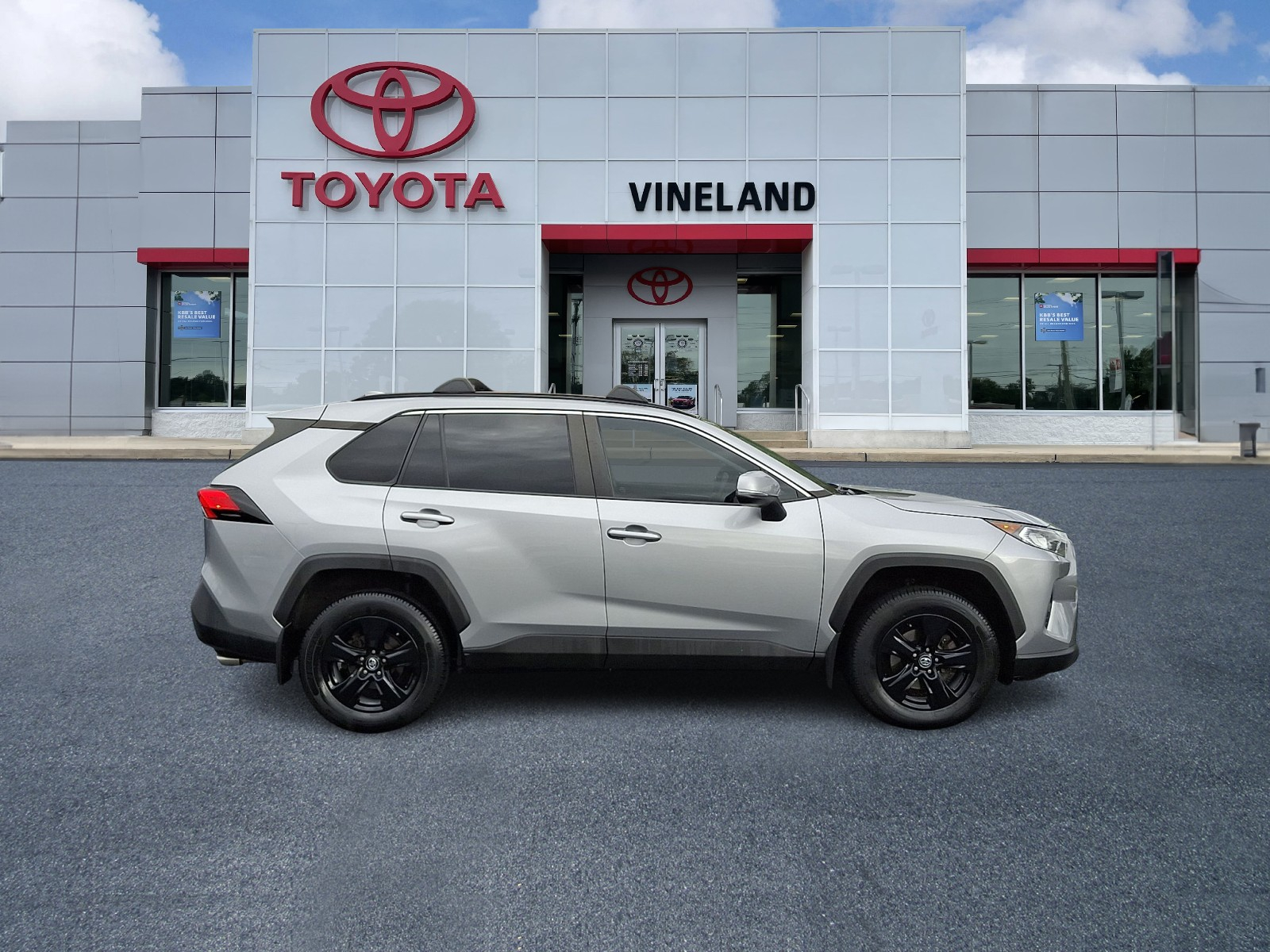 Used 2021 Toyota RAV4 SUV