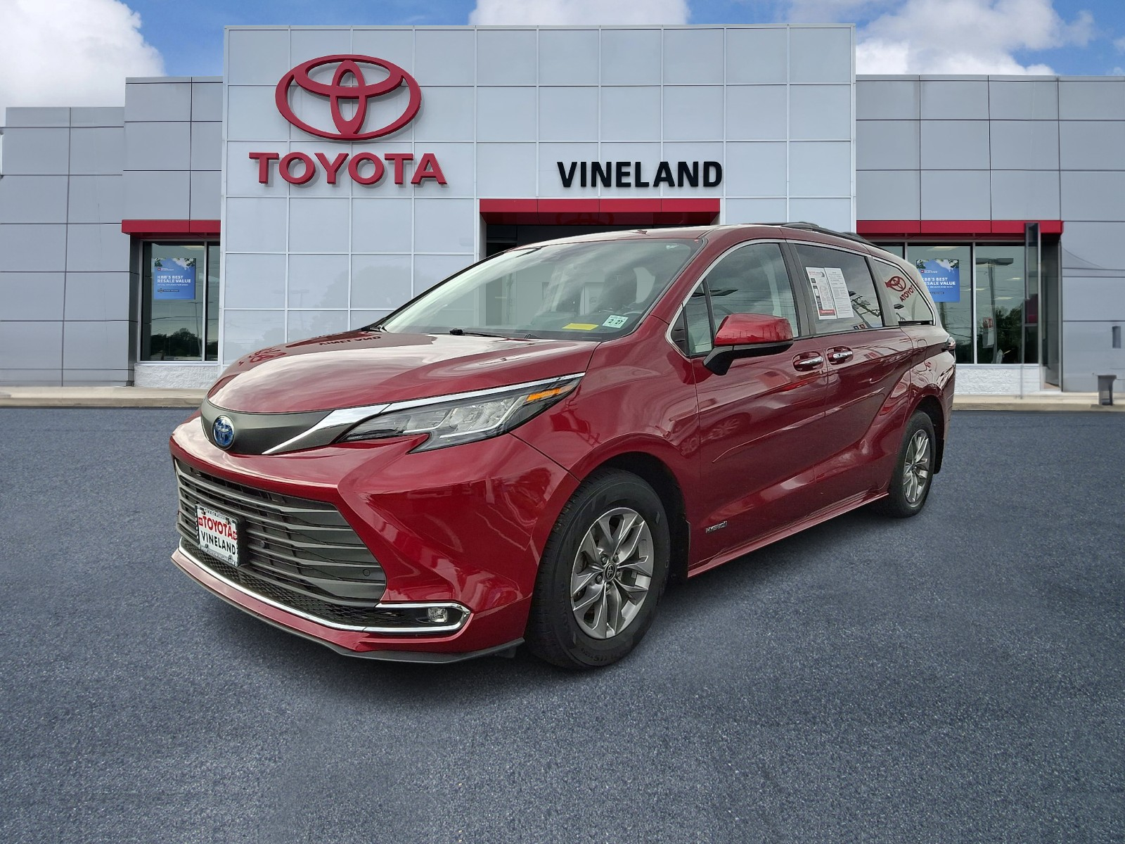 Used 2021 Toyota Sienna Van