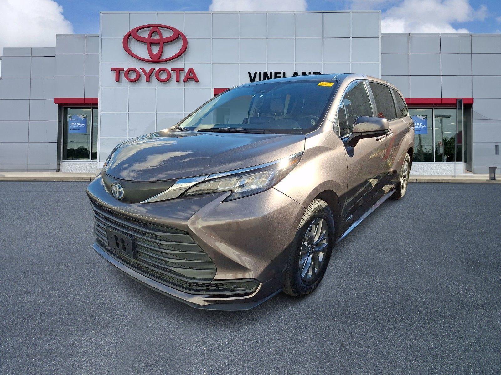 Used 2021 Toyota Sienna Van