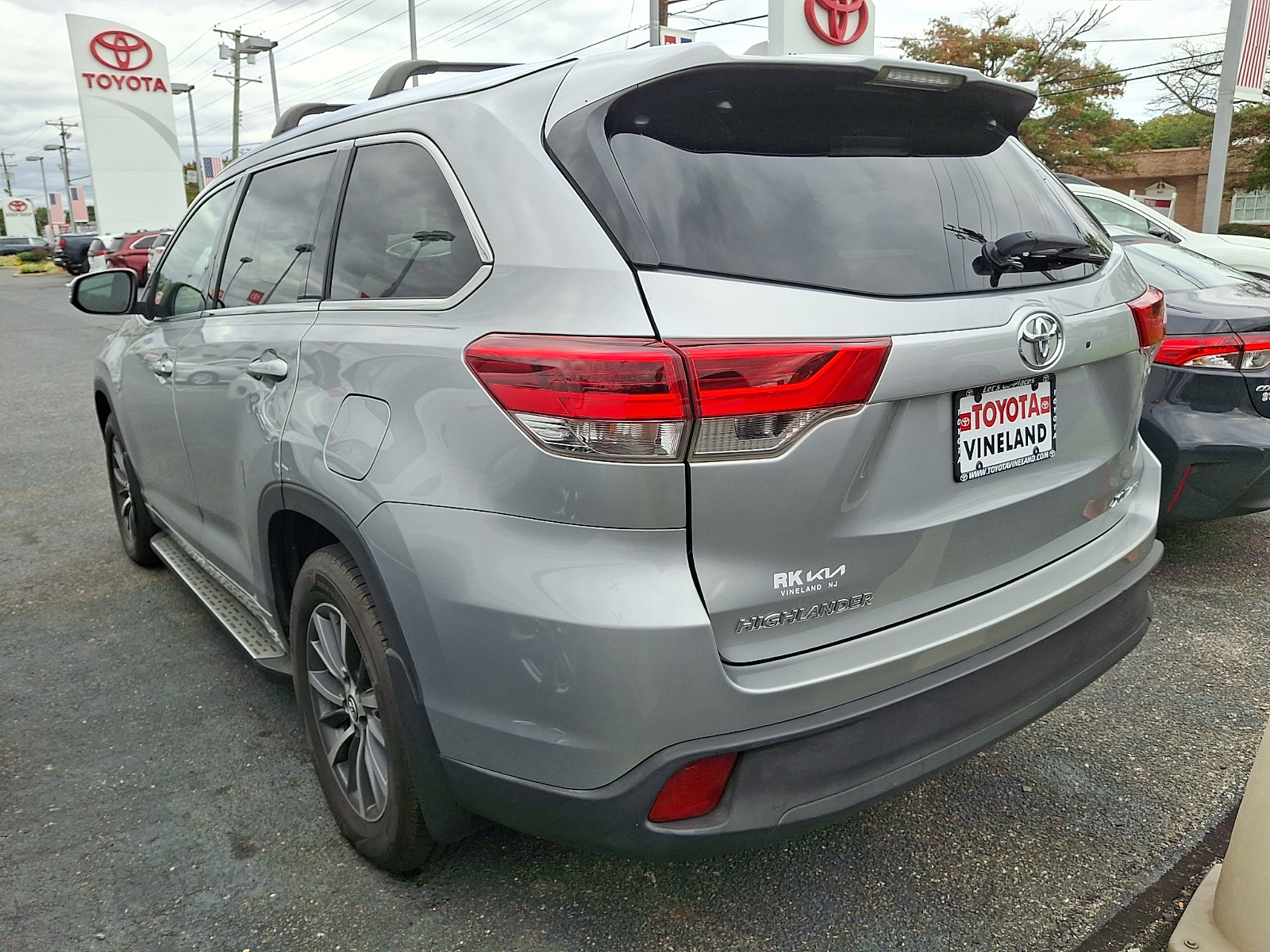 Used 2017 Toyota Highlander SUV