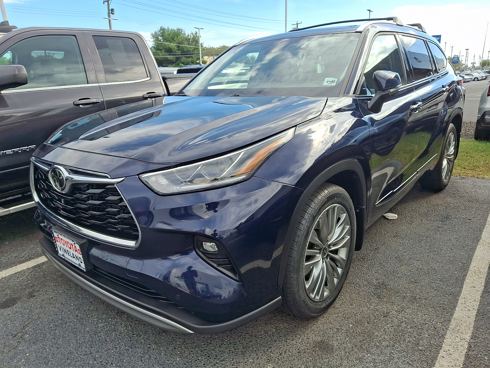 Used 2023 Toyota Highlander SUV