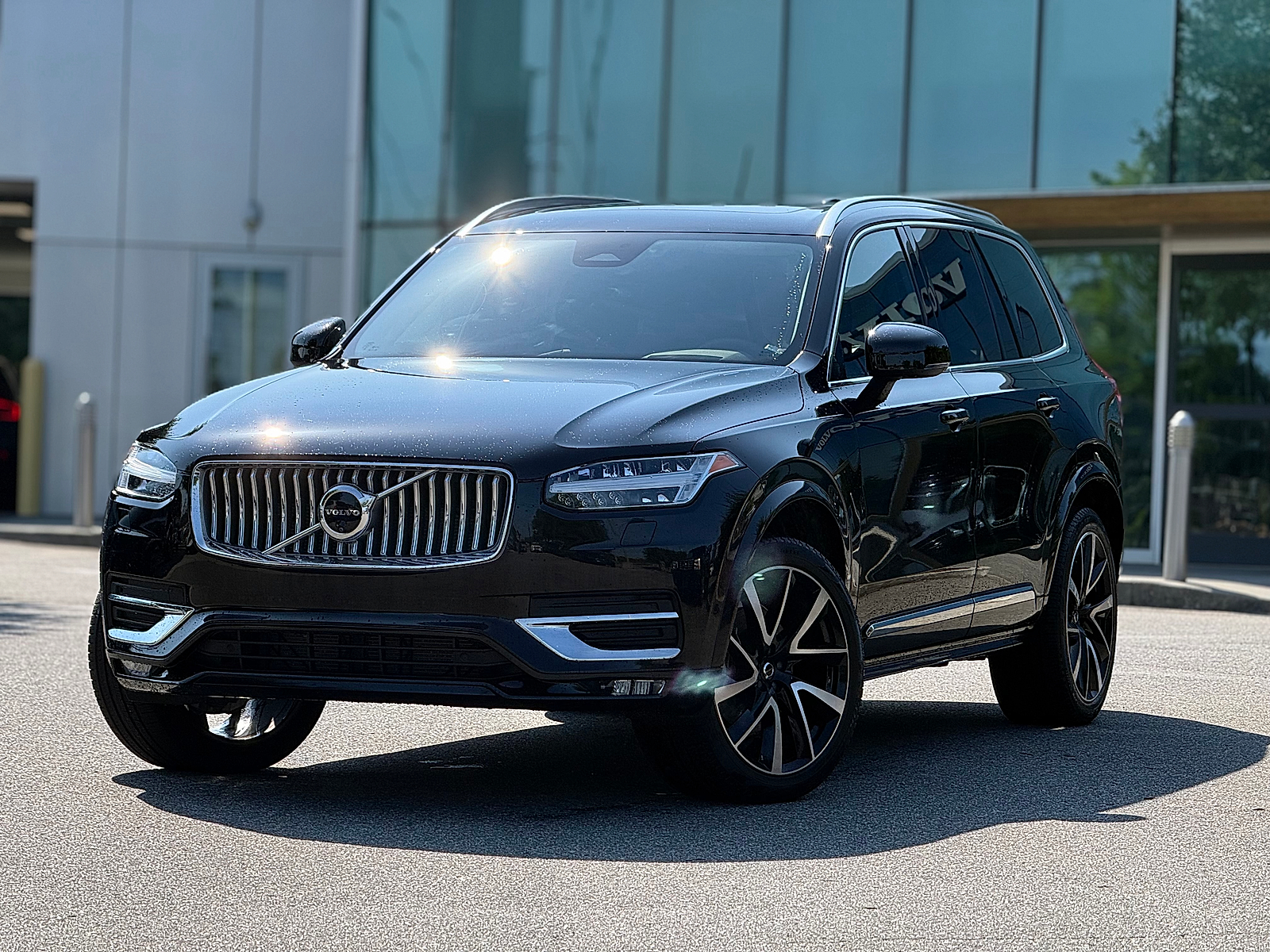 Onyx Black Metallic 2024 Volvo XC90 B6 Plus Bright Theme 6-Passenger AWD SUV / Crossover All-Wheel Drive Automatic