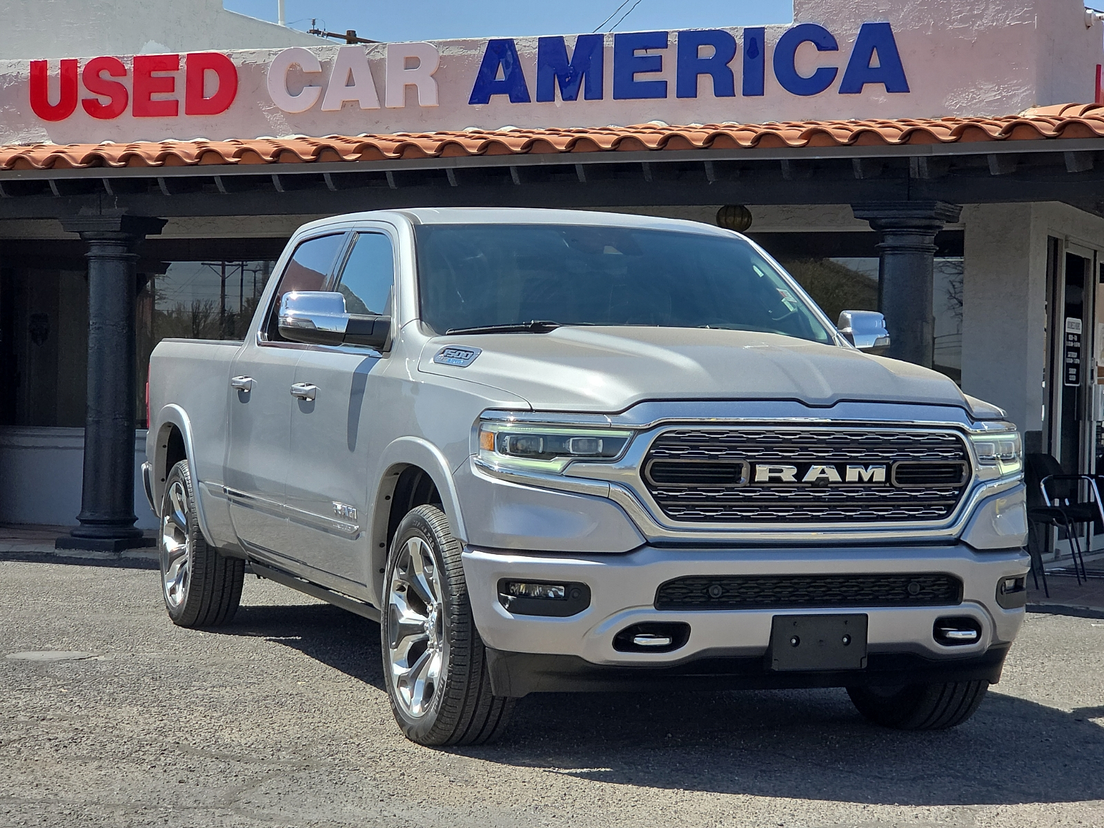2024 RAM 1500 Limited Crew Cab 4WD
