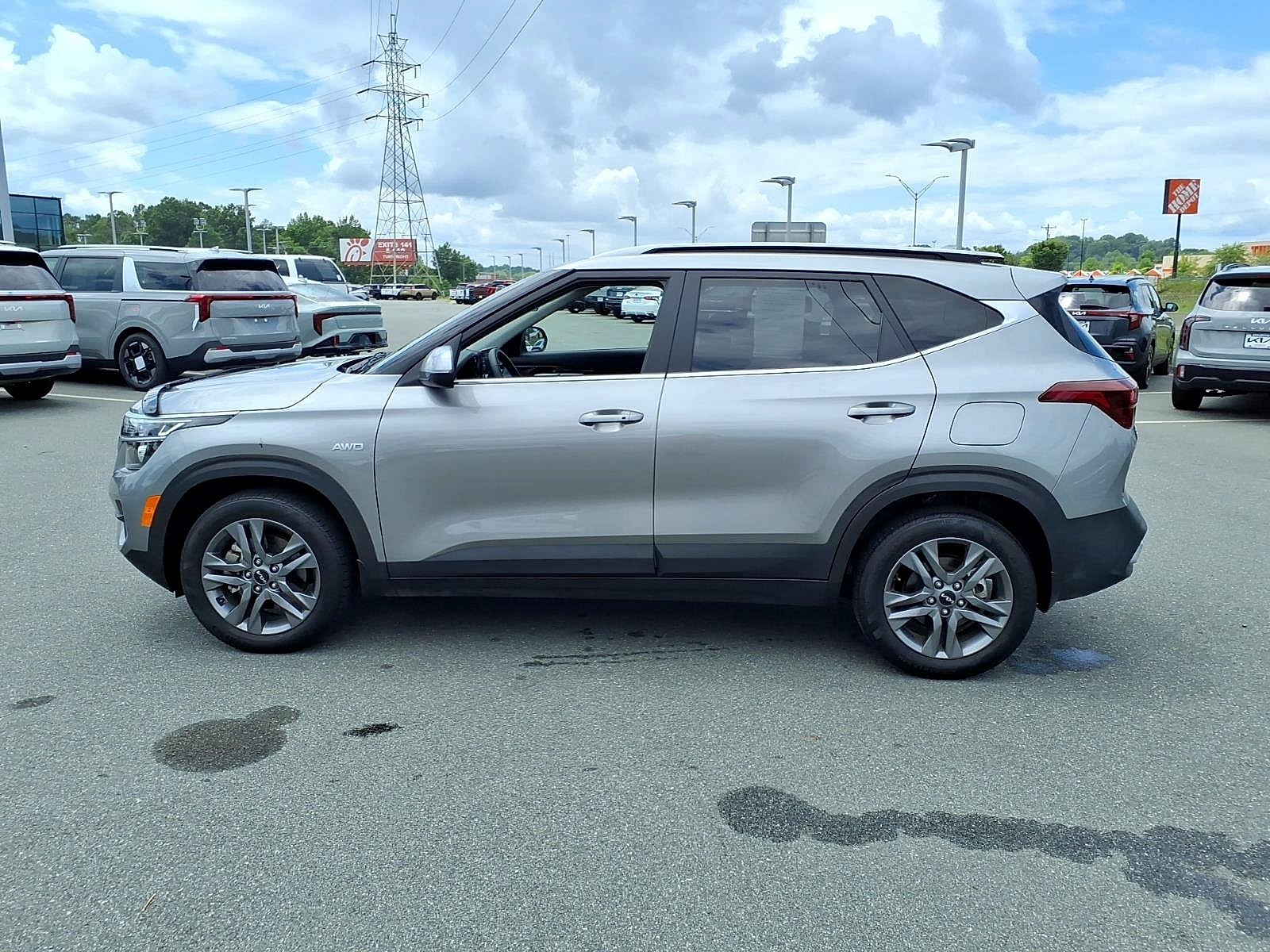 Used 2023 Kia Seltos SUV