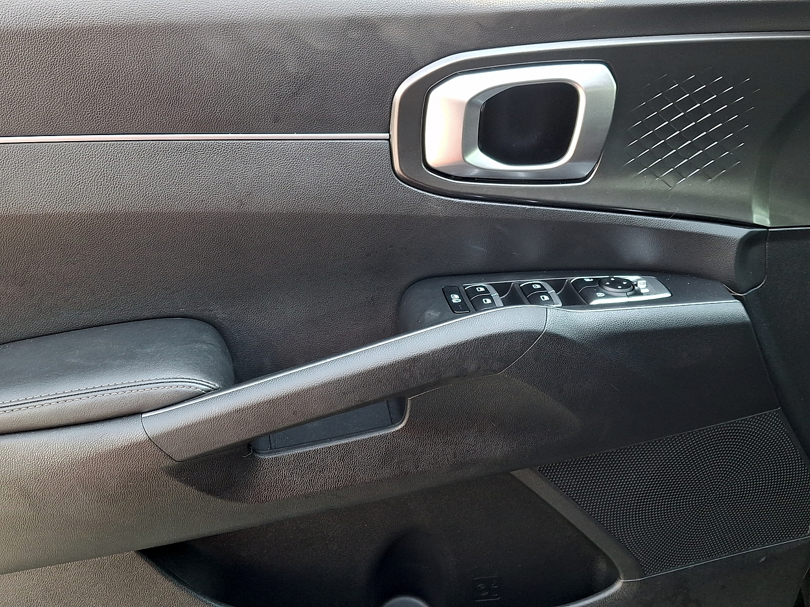 Used 2023 Kia Sorento Hybrid SUV