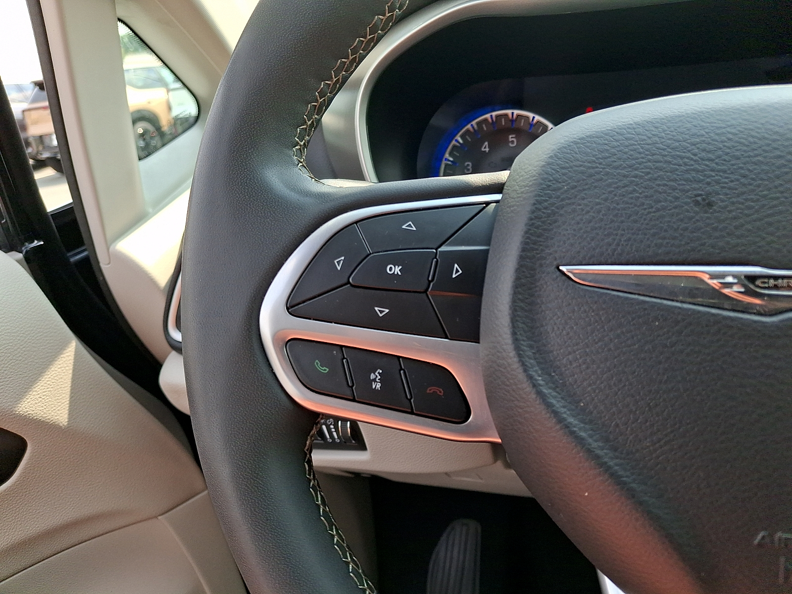 Used 2024 Chrysler Pacifica Van