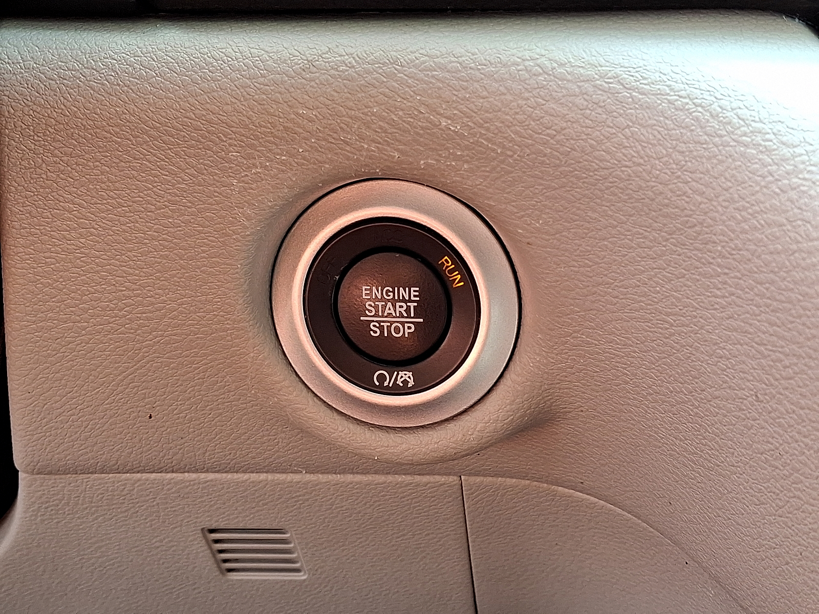 Used 2024 Chrysler Pacifica Van