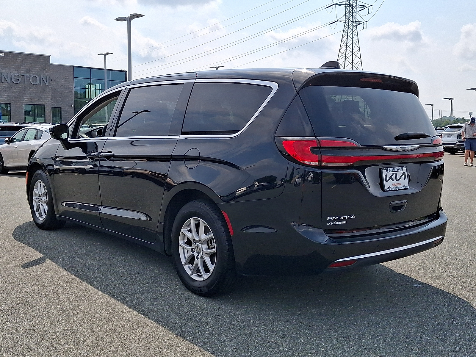 Used 2024 Chrysler Pacifica Van