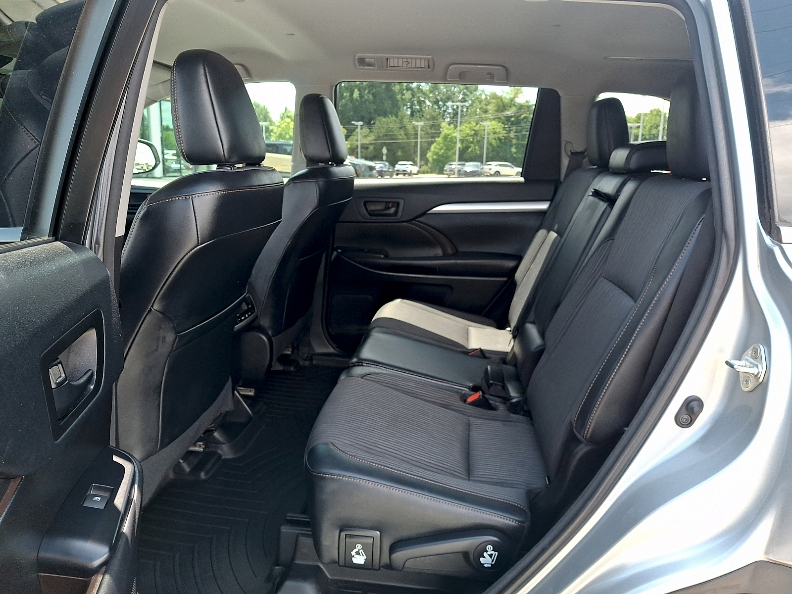 Used 2017 Toyota Highlander SUV