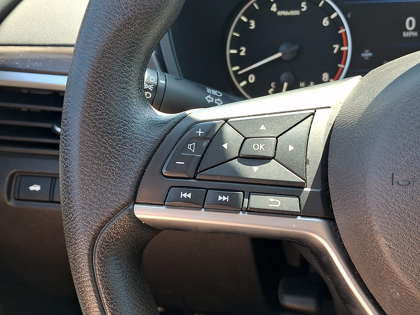 Used 2025 Nissan Altima Sedan