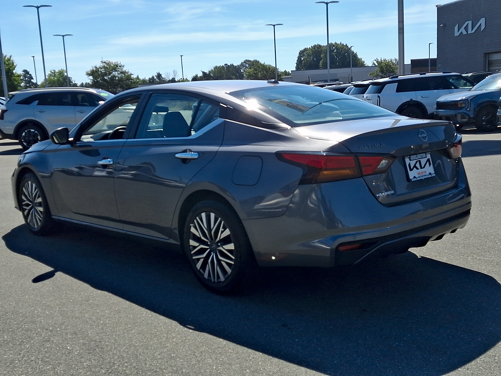 Used 2025 Nissan Altima Sedan