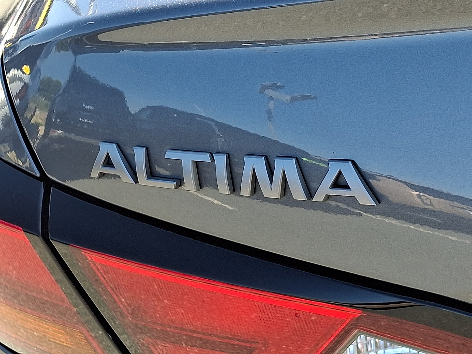 Used 2025 Nissan Altima Sedan