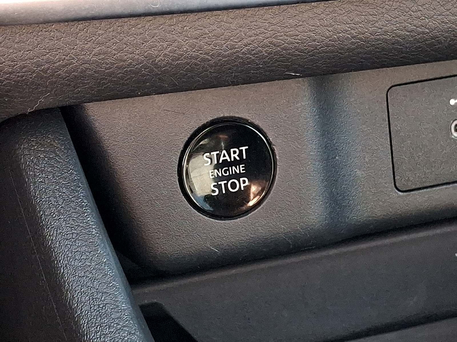 Used 2025 Nissan Rogue SUV