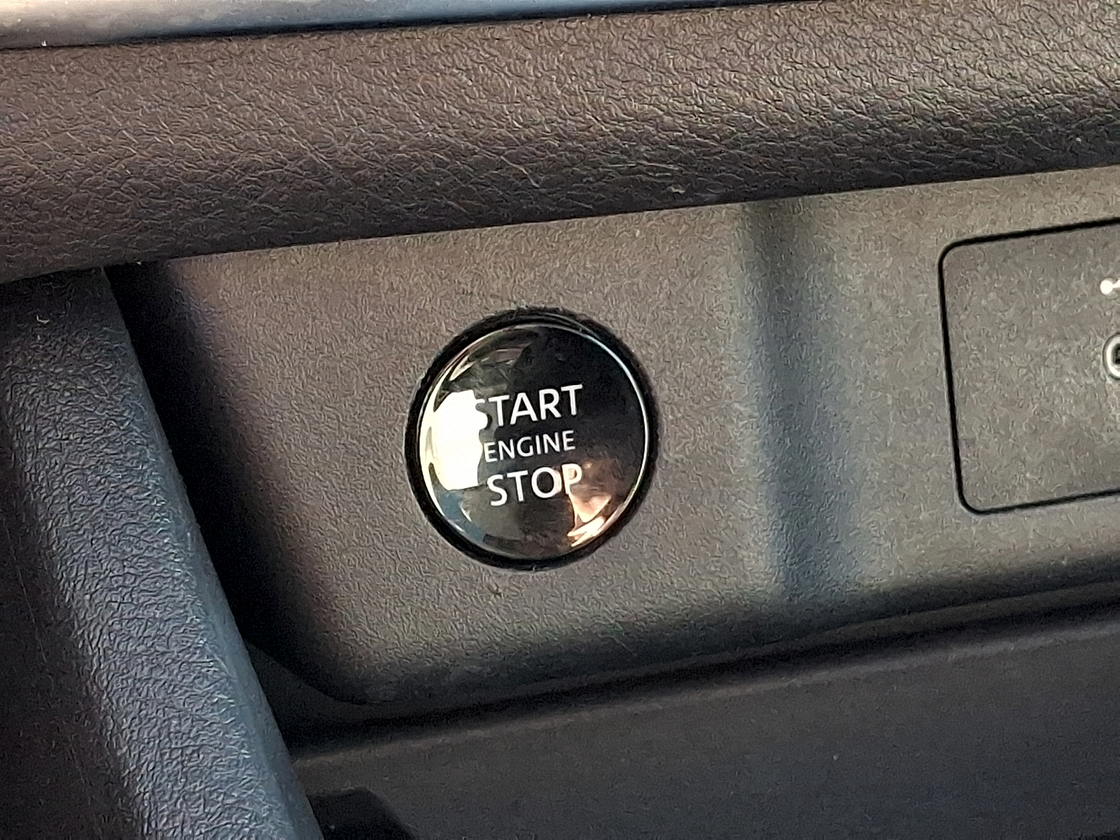 Used 2025 Nissan Rogue SUV