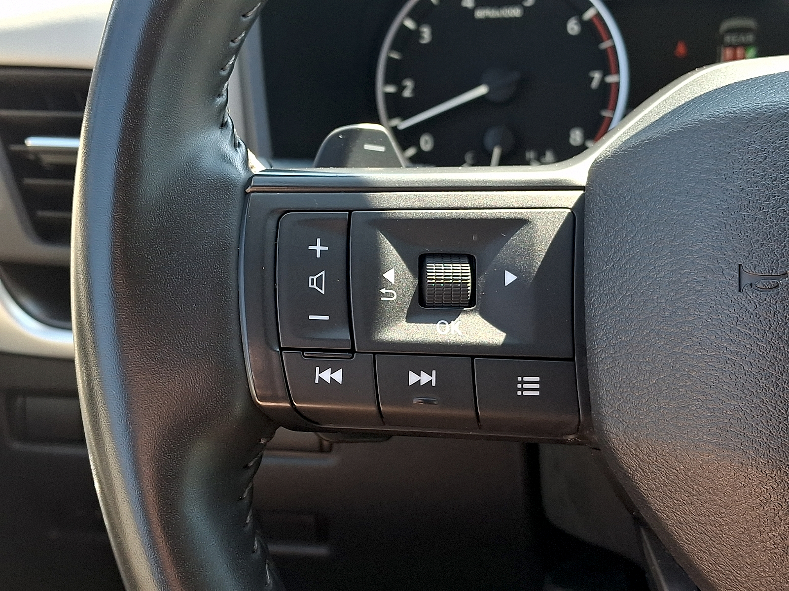 Used 2025 Nissan Rogue SUV