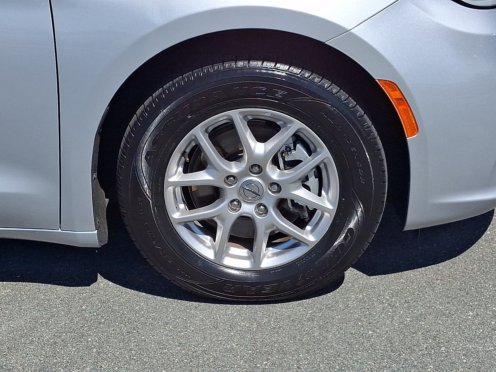 Used 2024 Chrysler Pacifica Van