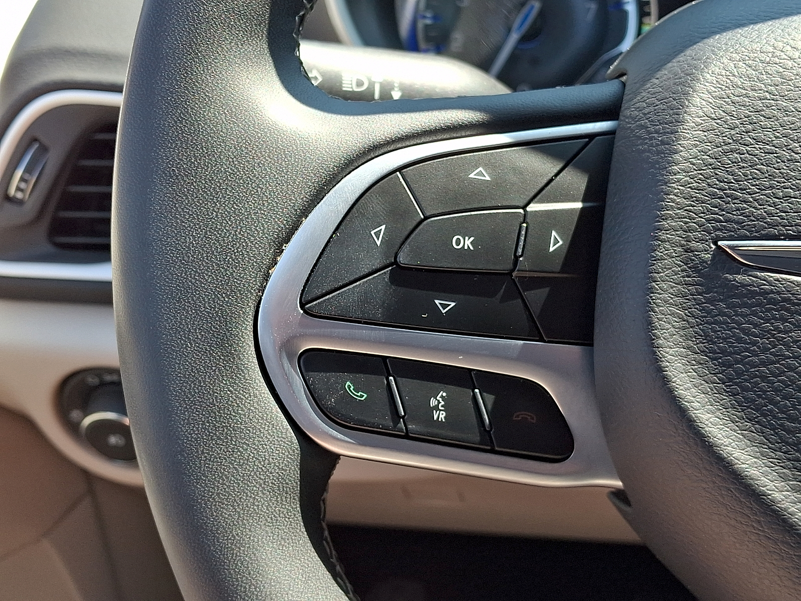 Used 2024 Chrysler Pacifica Van