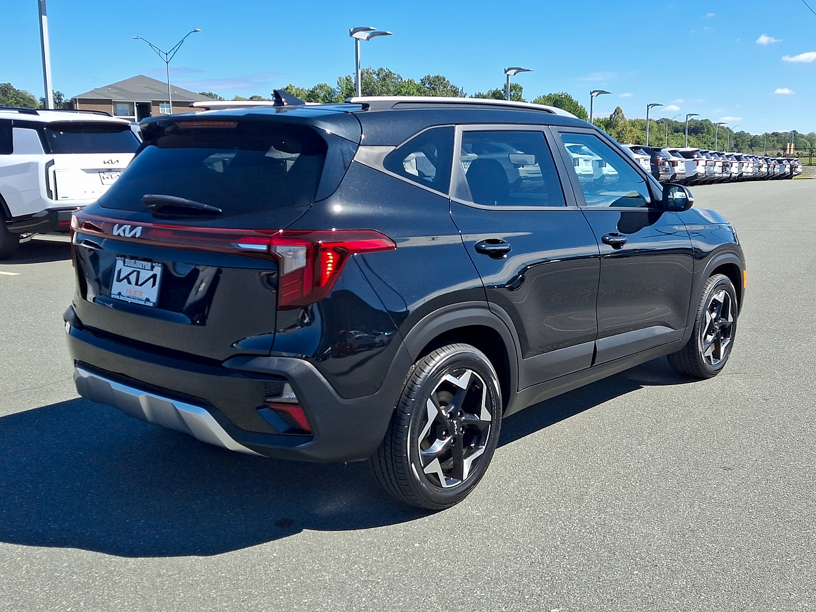 Used 2025 Kia Seltos SUV
