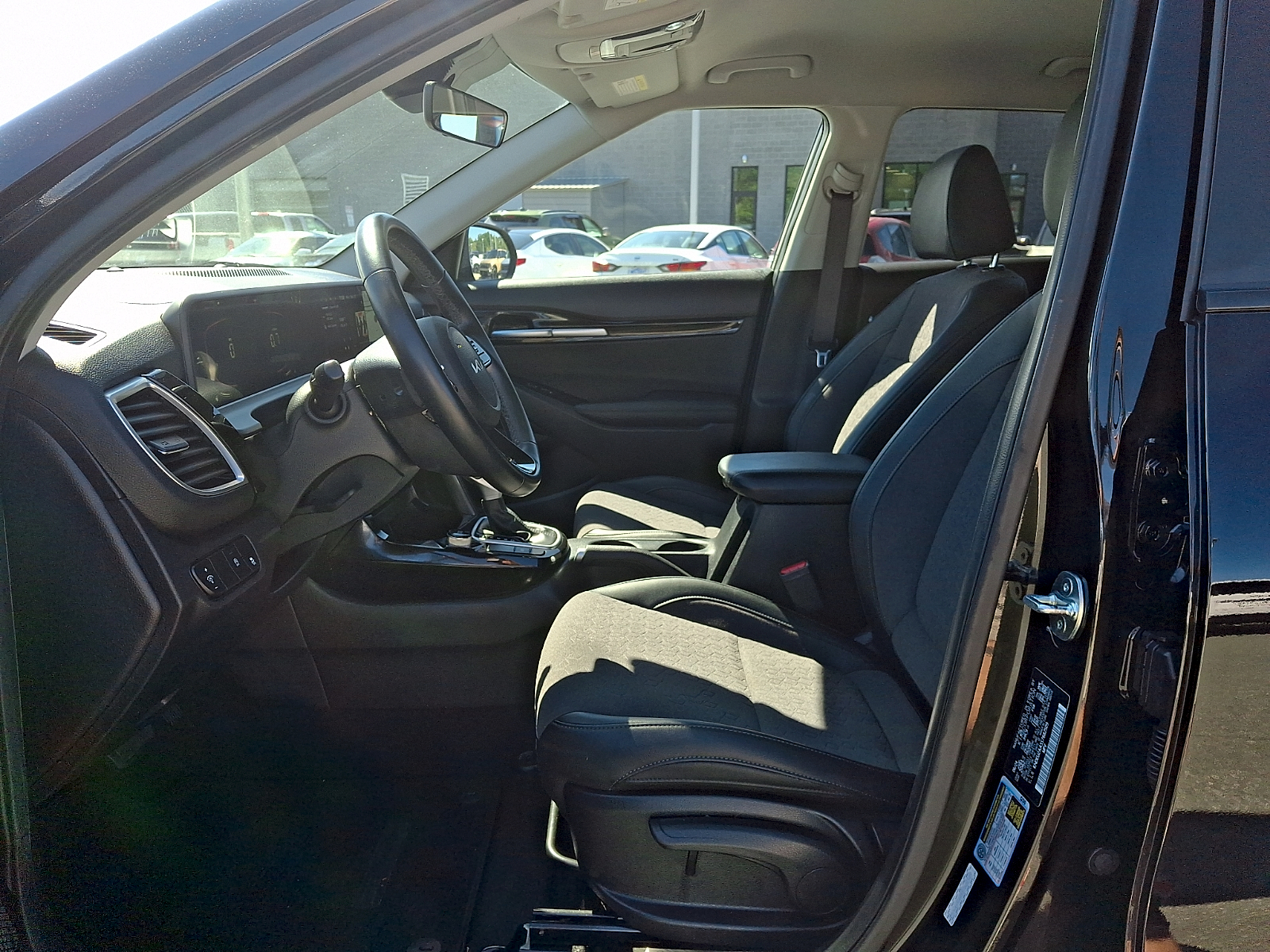 Used 2025 Kia Seltos SUV