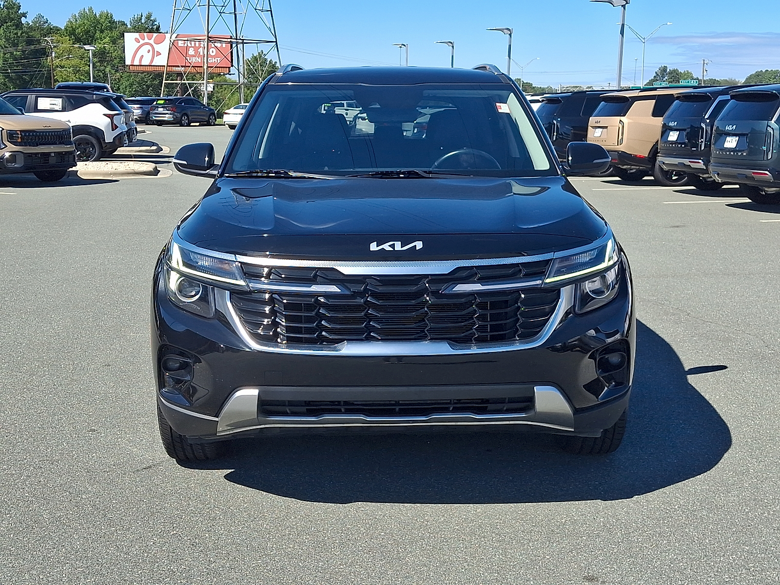 Used 2025 Kia Seltos SUV