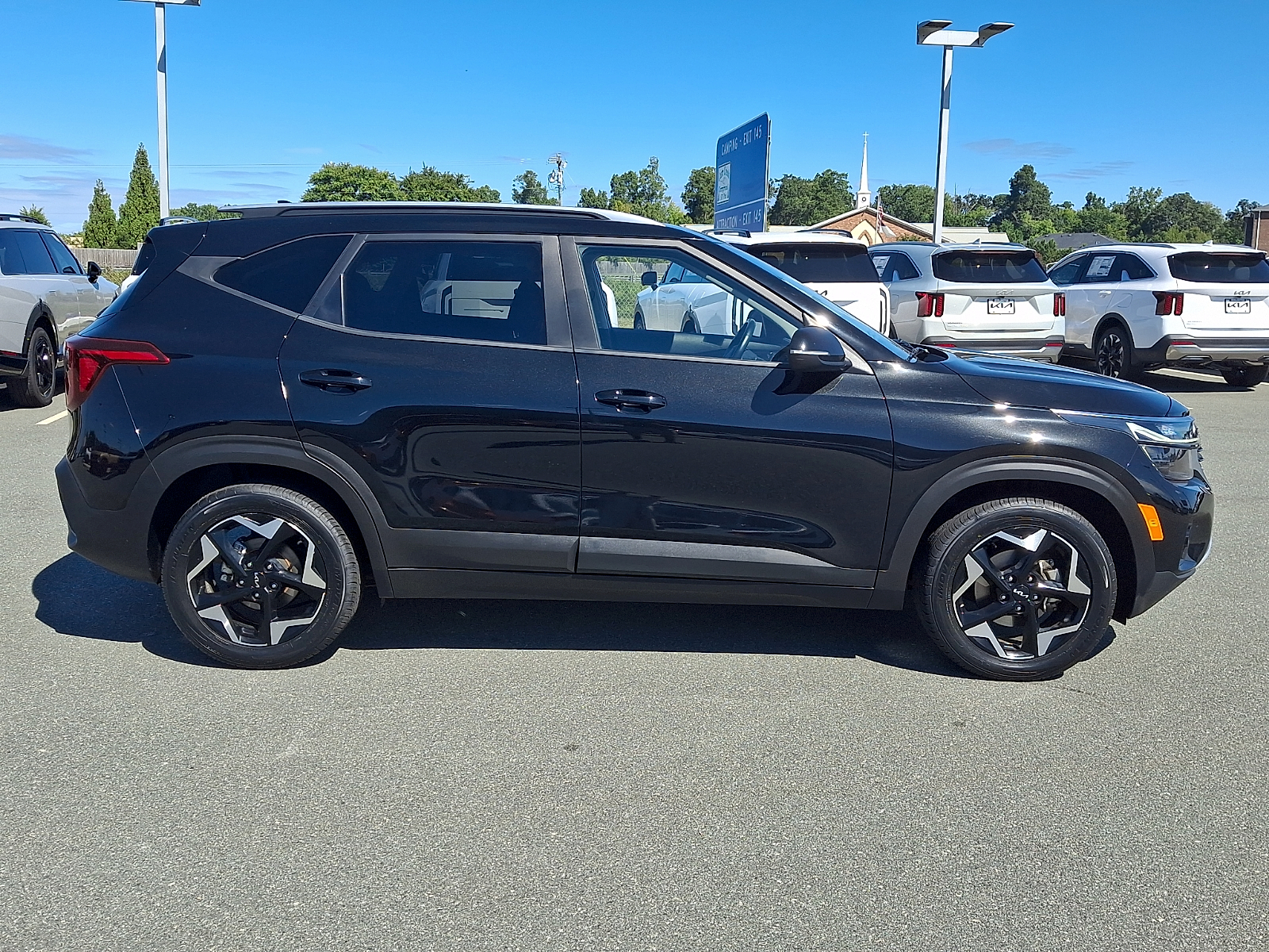 Used 2025 Kia Seltos SUV
