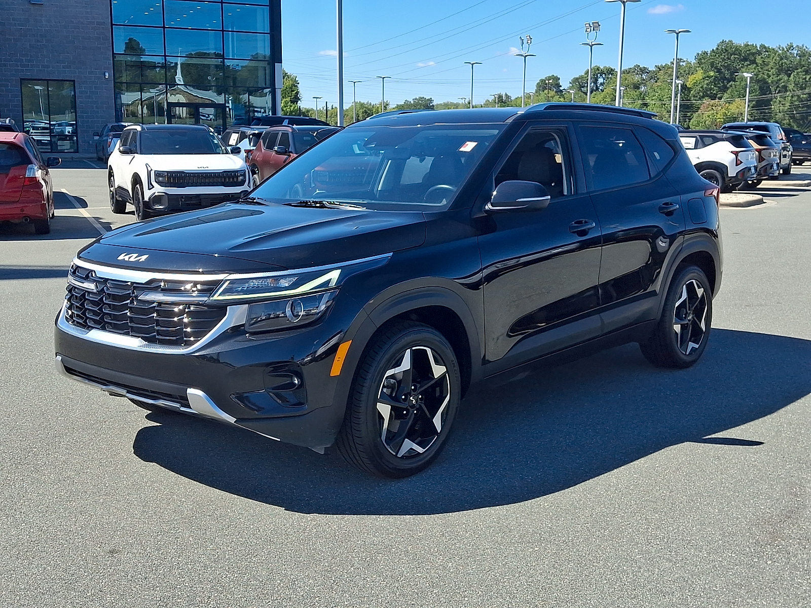 Used 2025 Kia Seltos SUV