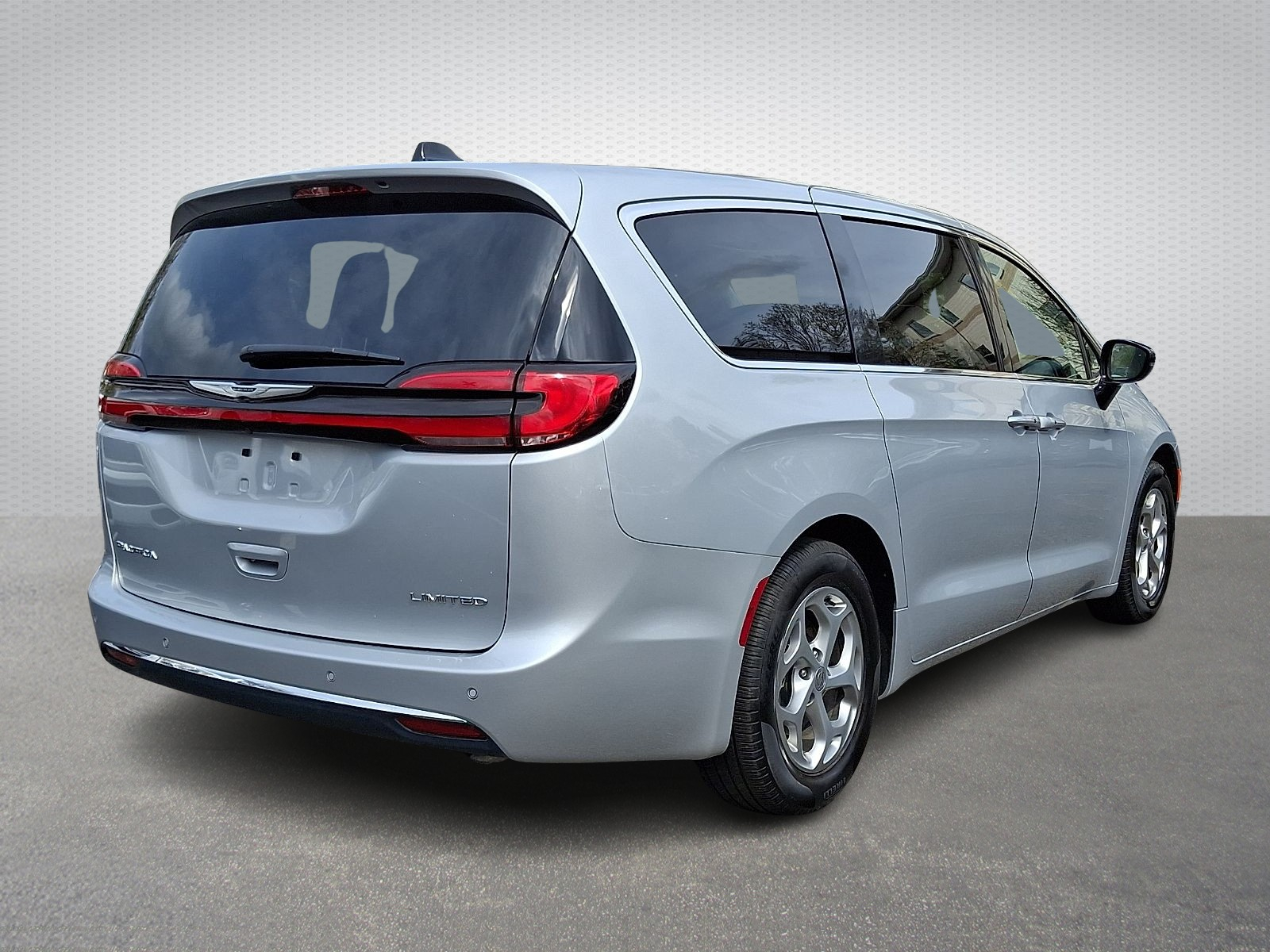 View vehicle photo 6