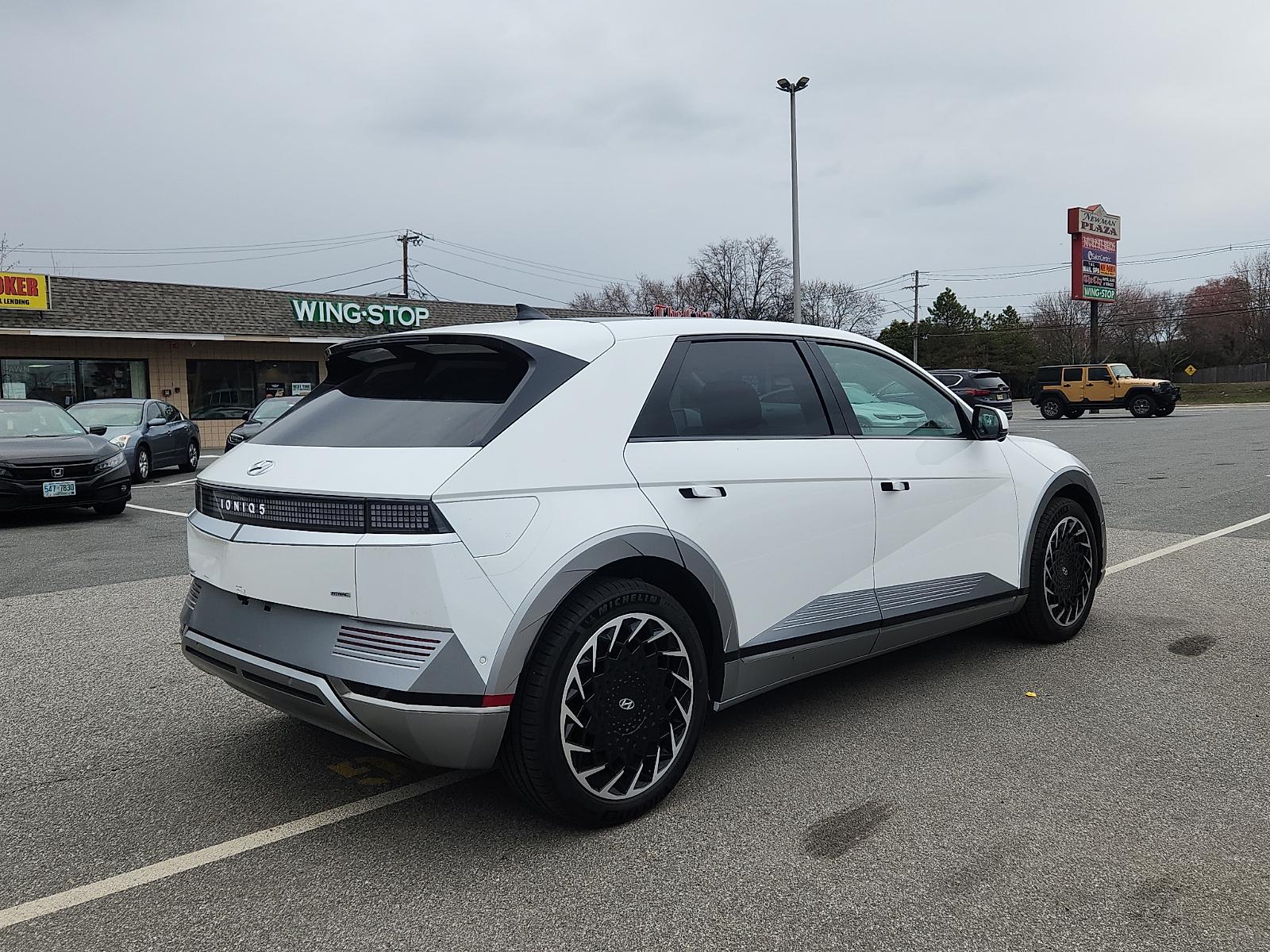 View vehicle photo 4