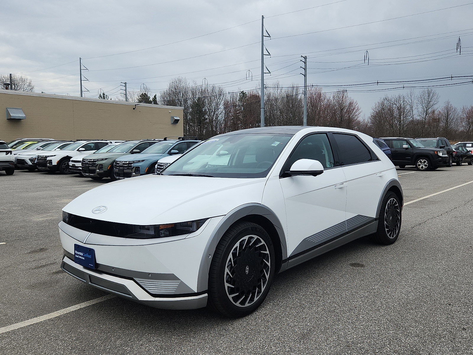 View vehicle photo 6