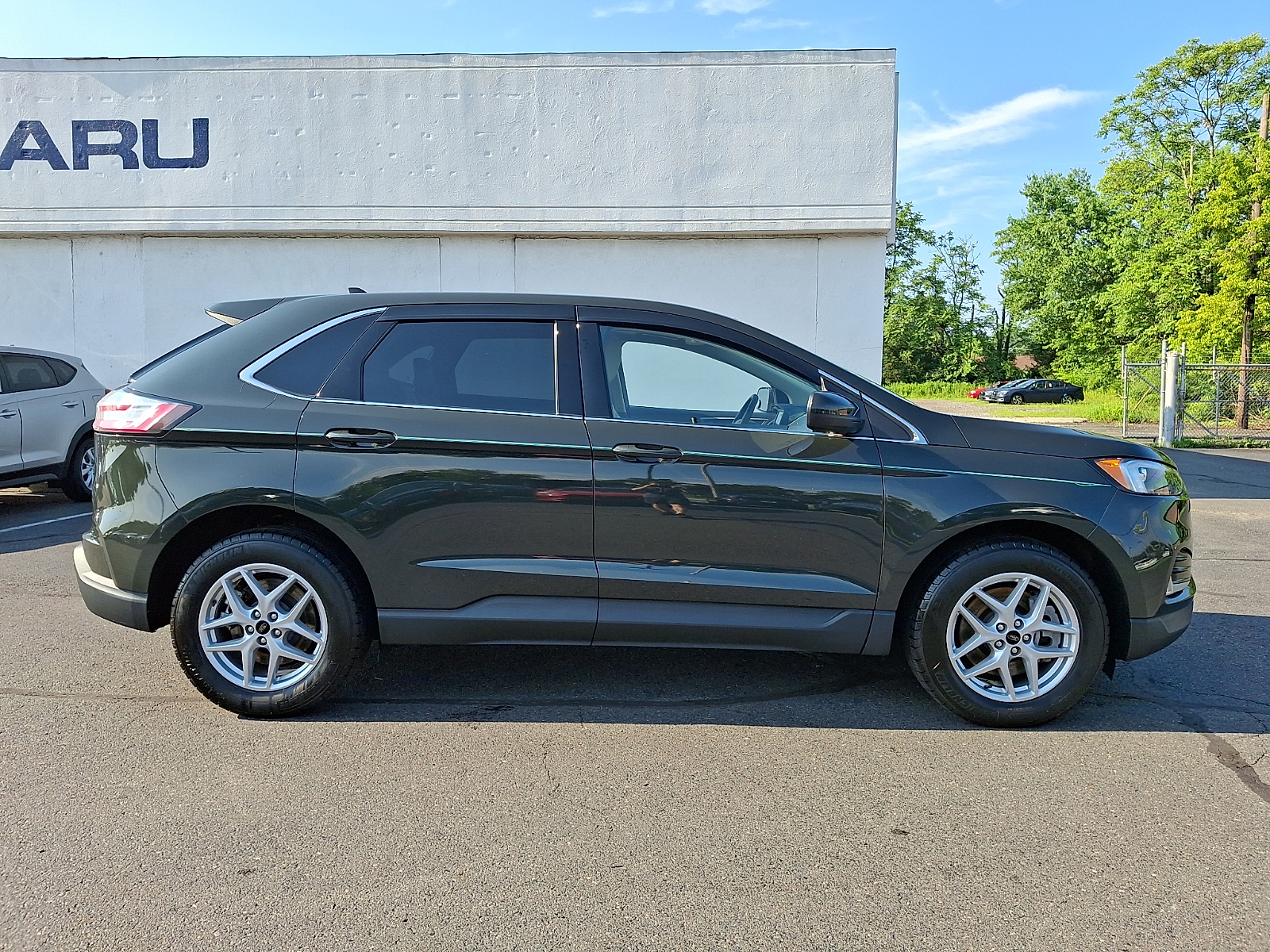 View vehicle photo 7