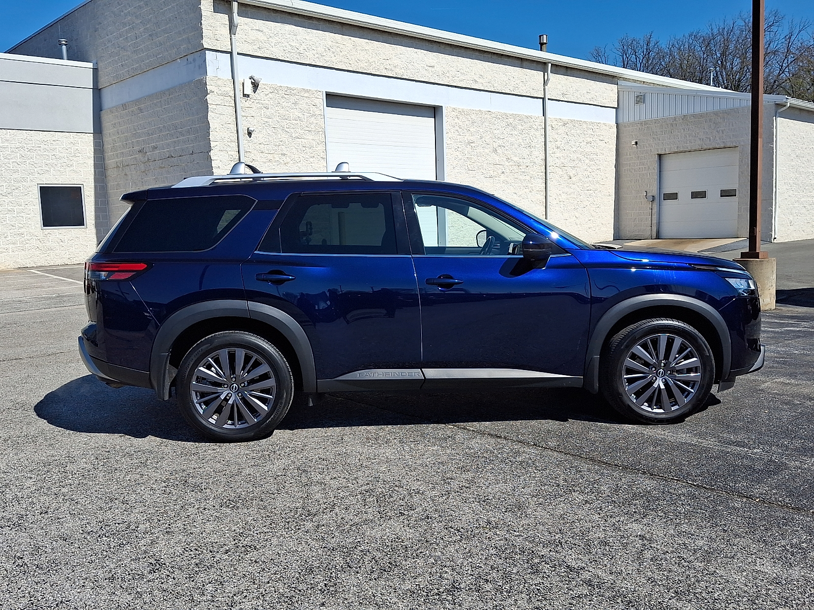 Used 2023 Nissan Pathfinder SUV
