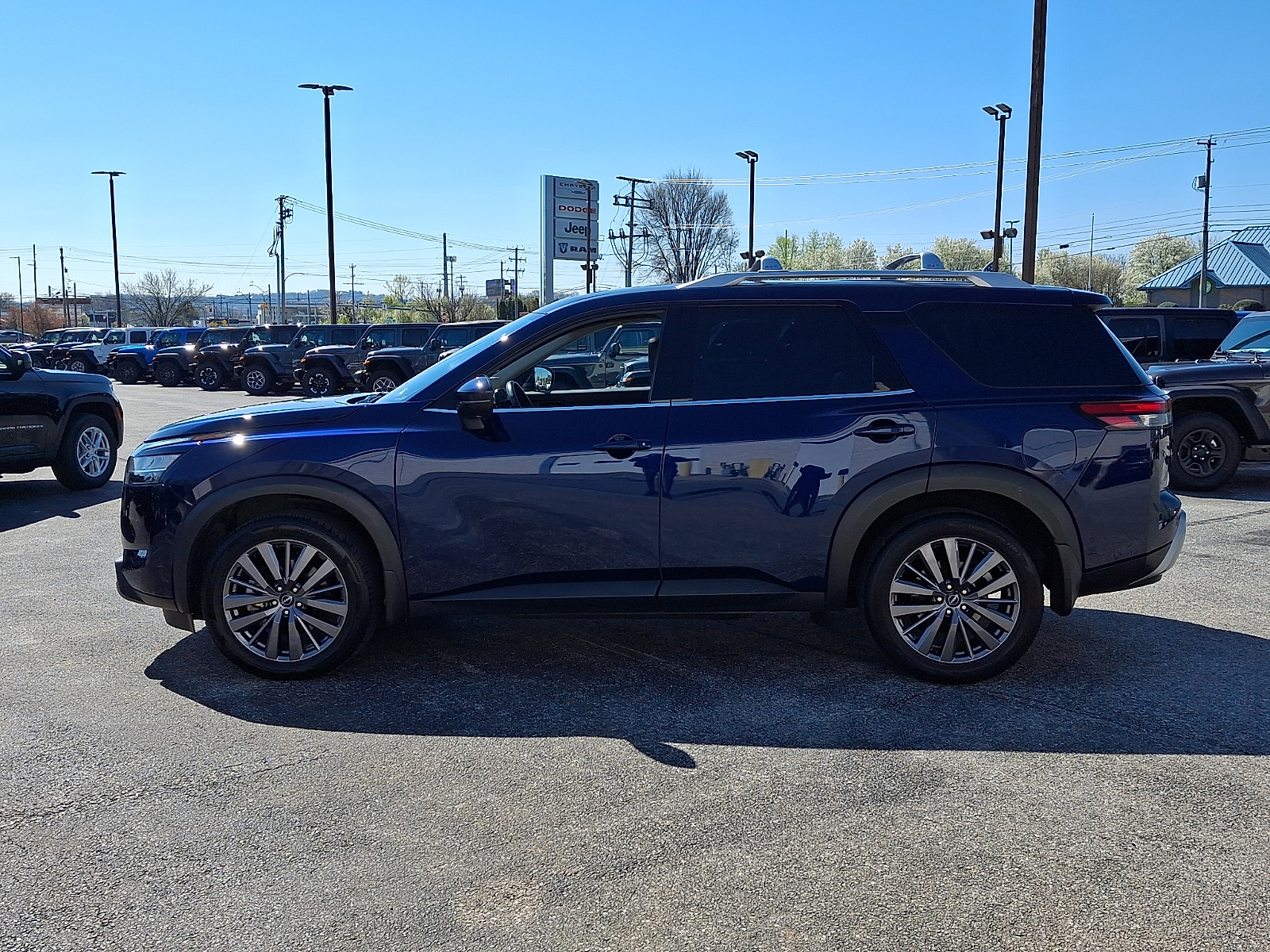 Used 2023 Nissan Pathfinder SUV