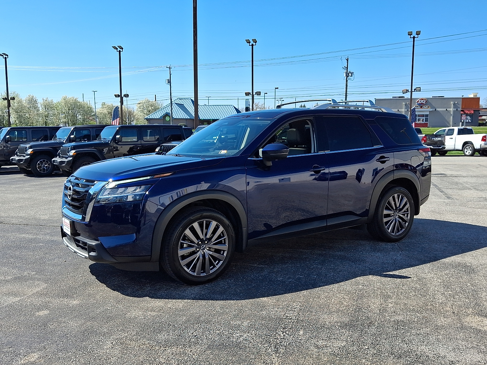 Used 2023 Nissan Pathfinder SUV
