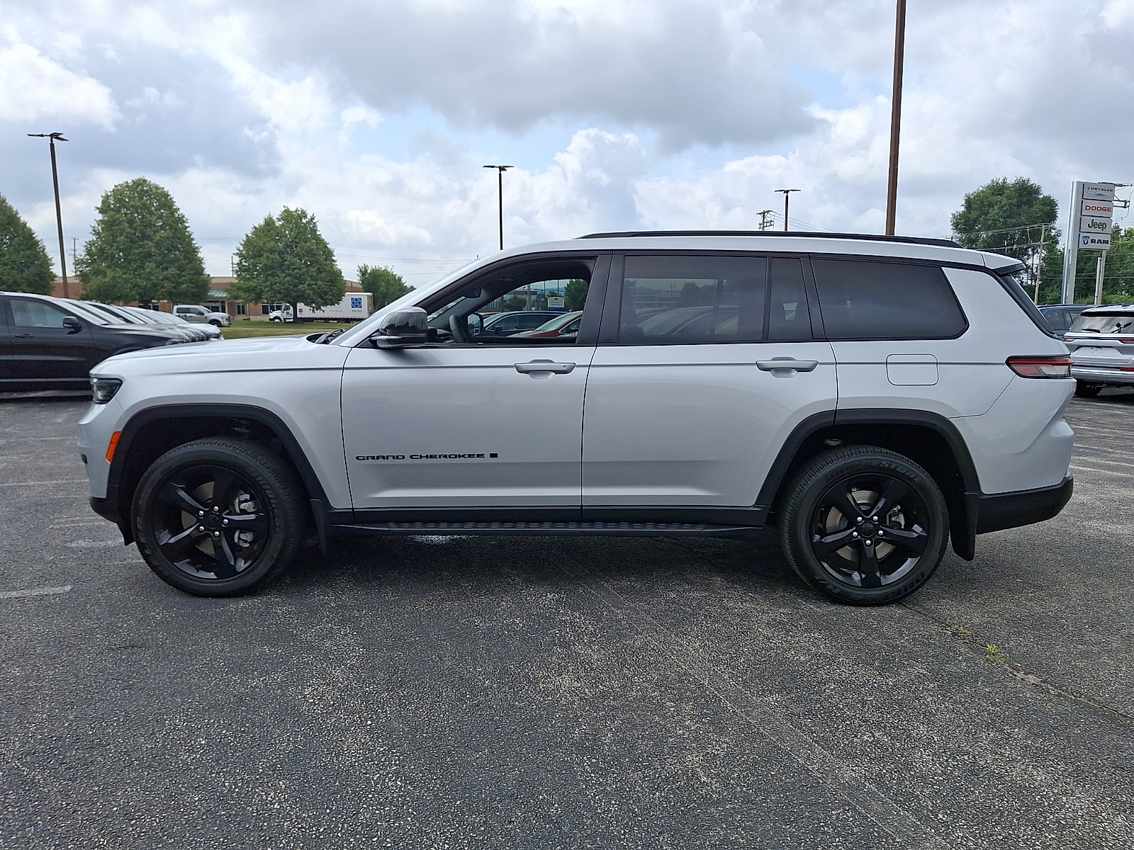 Used 2024 Jeep Grand Cherokee L SUV