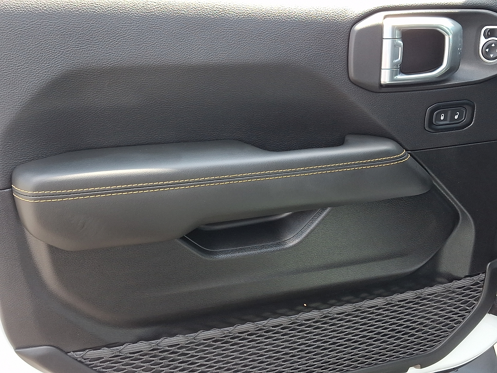 Used 2025 Jeep Wrangler SUV