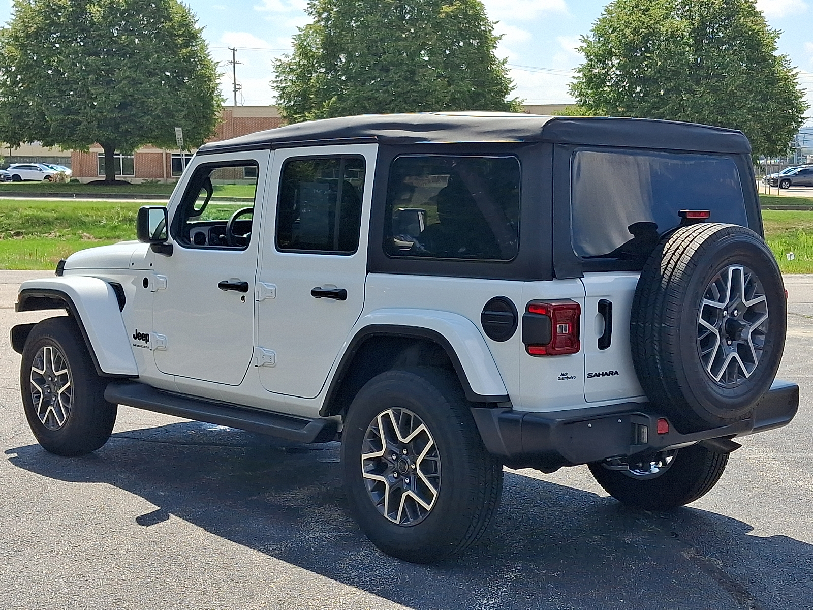 Used 2025 Jeep Wrangler SUV