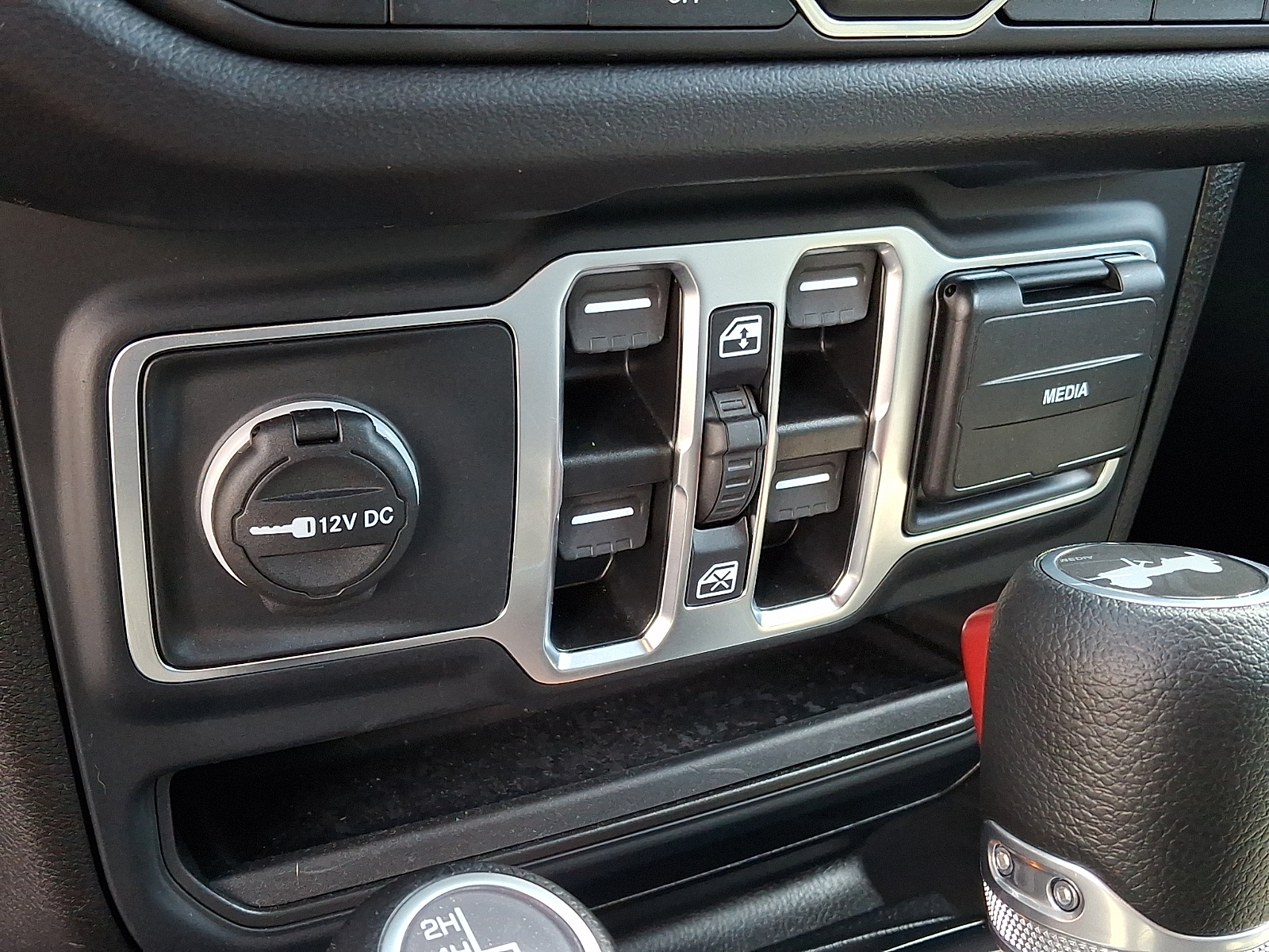 Used 2025 Jeep Wrangler SUV