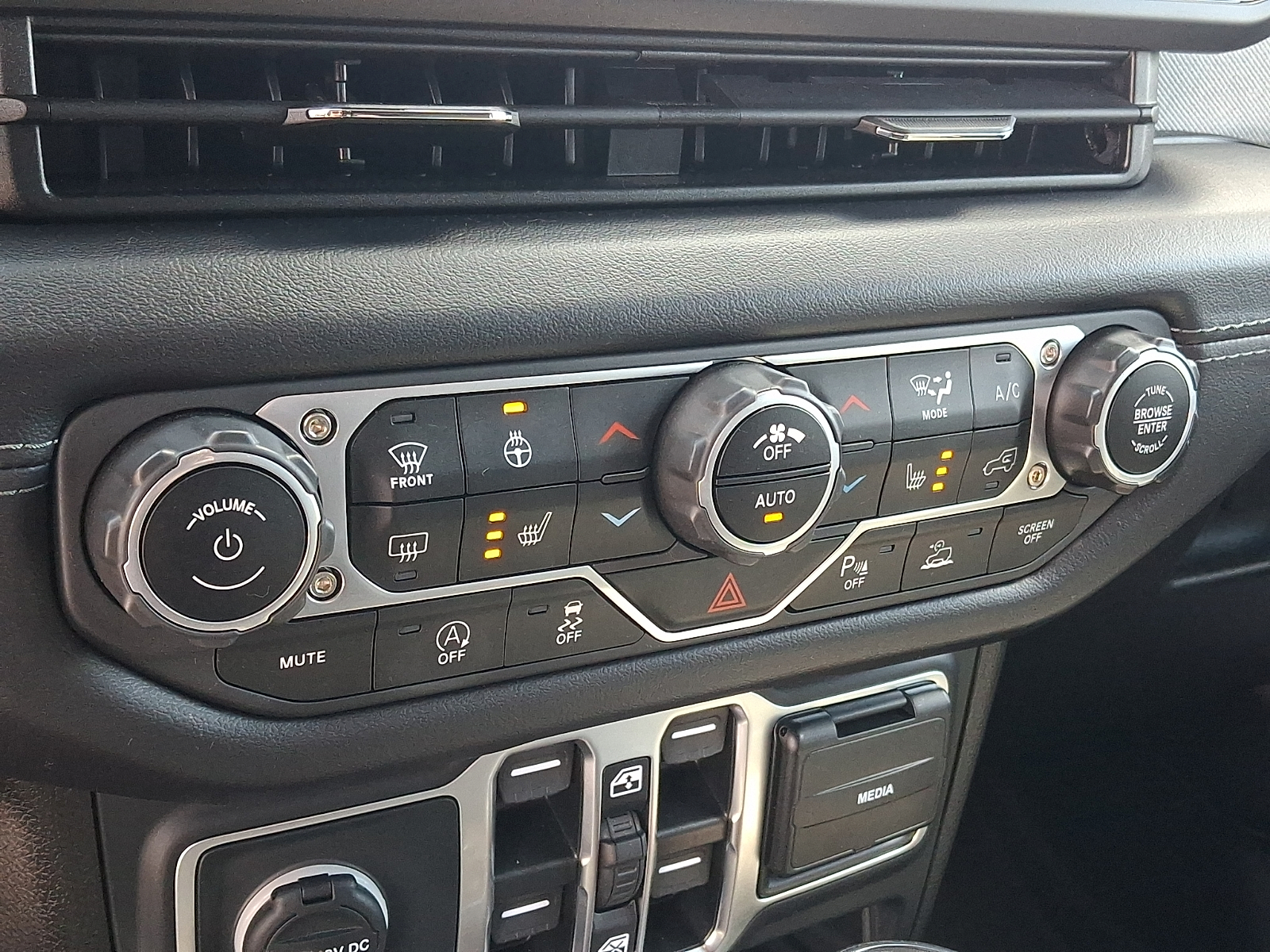 Used 2025 Jeep Wrangler SUV