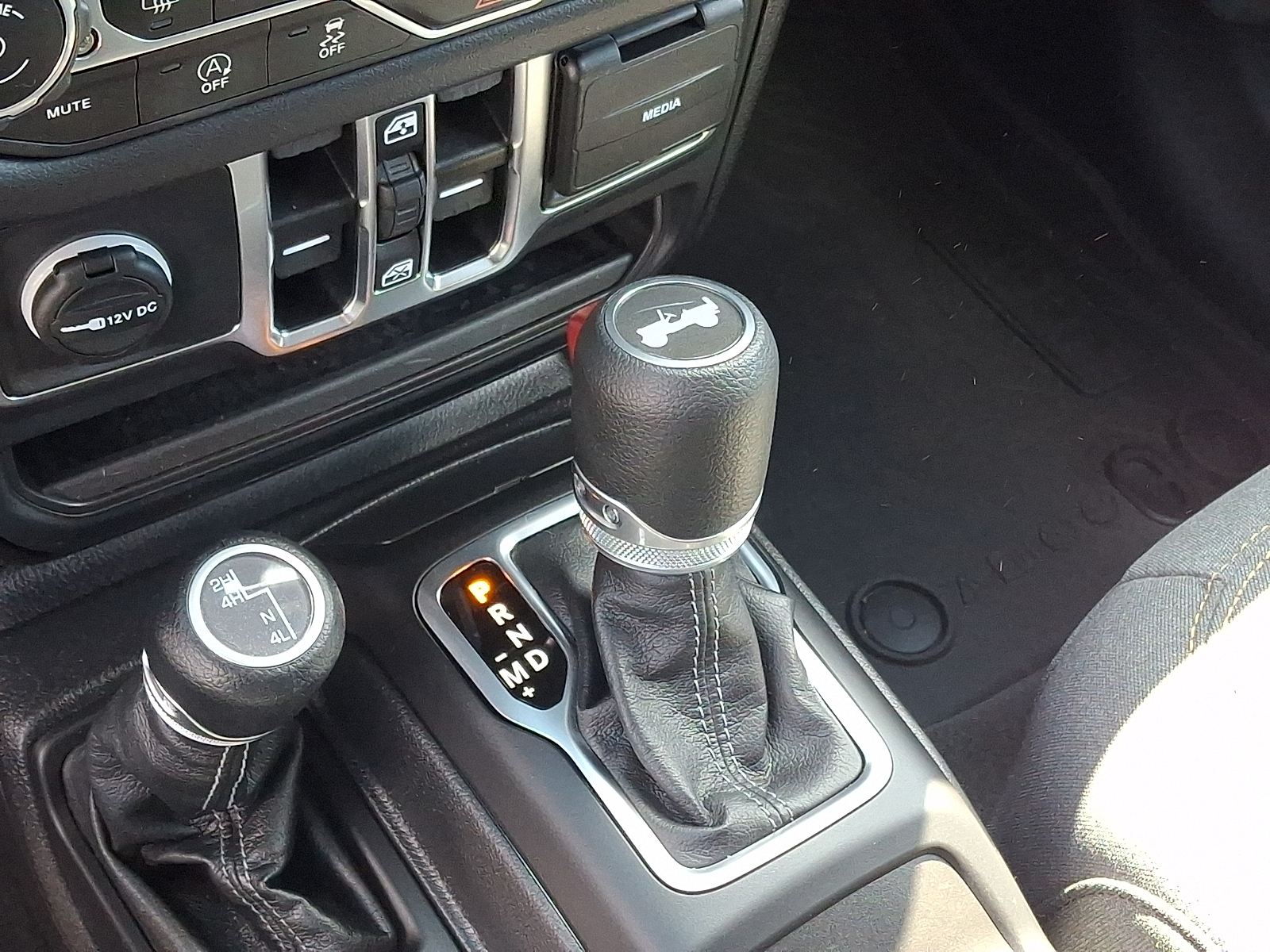 Used 2025 Jeep Wrangler SUV