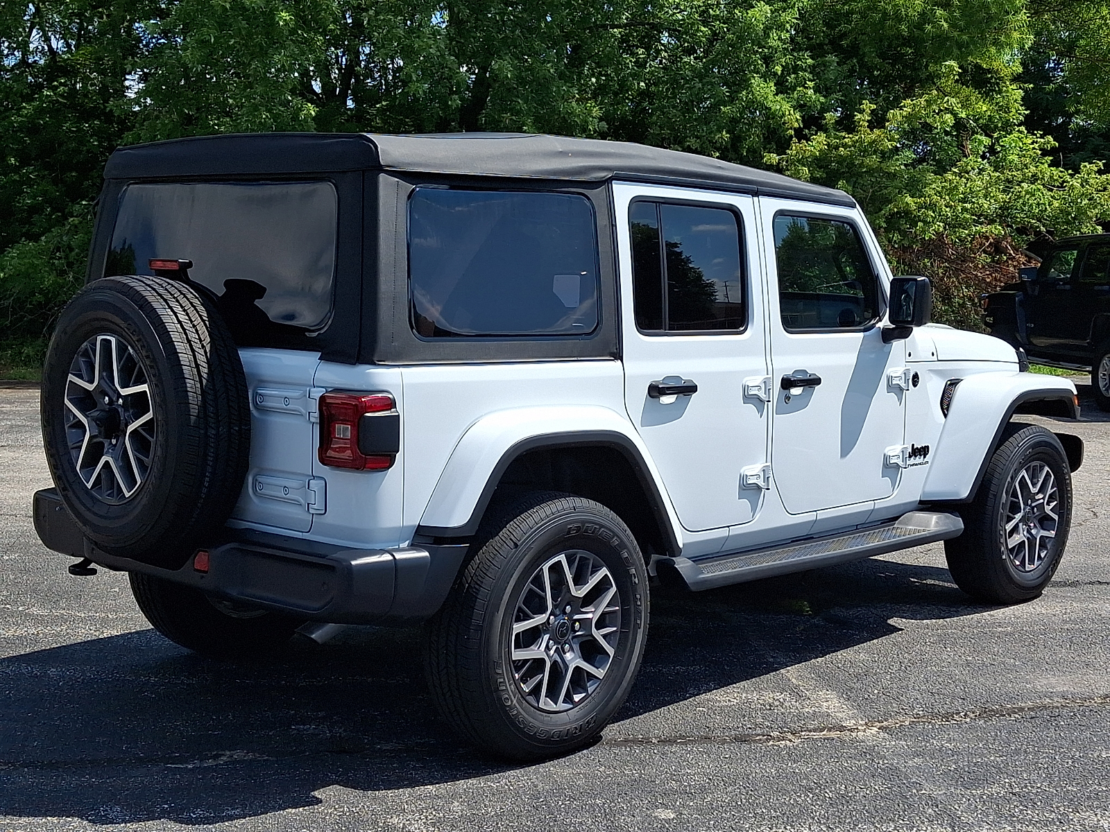 Used 2025 Jeep Wrangler SUV