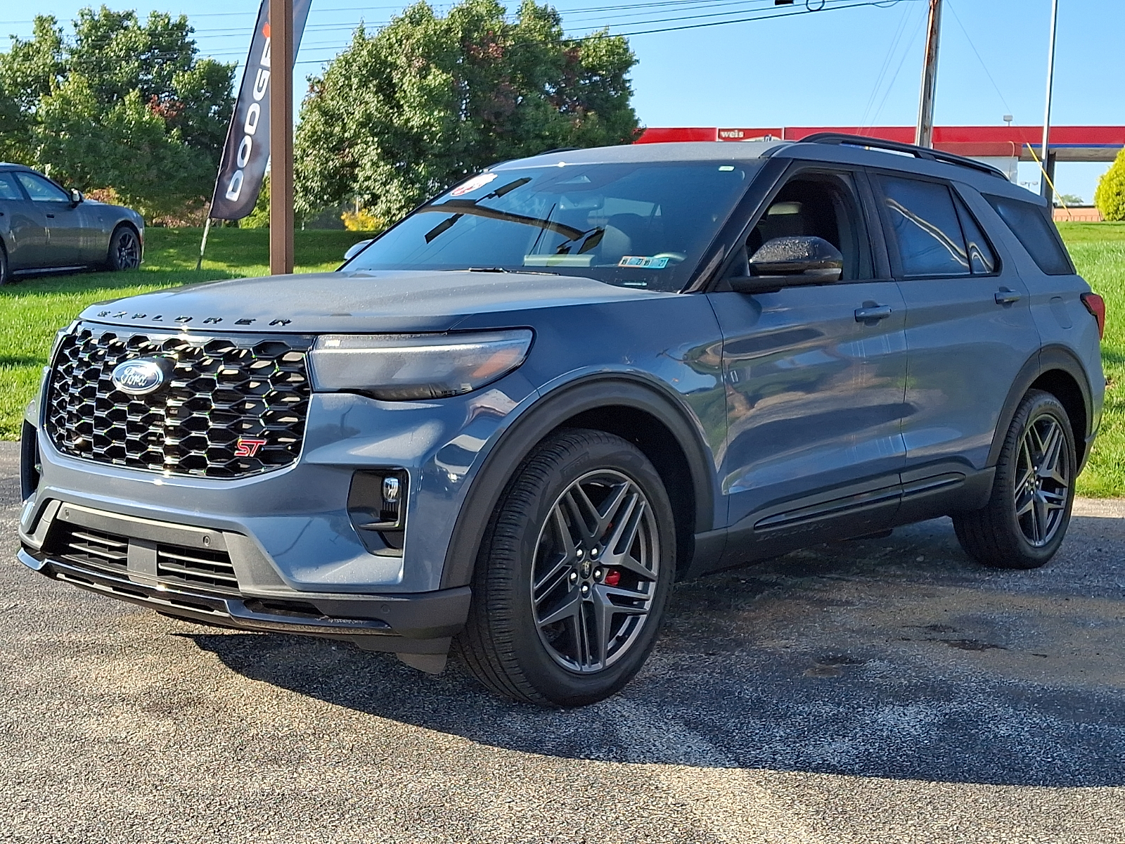 Used 2025 Ford Explorer SUV