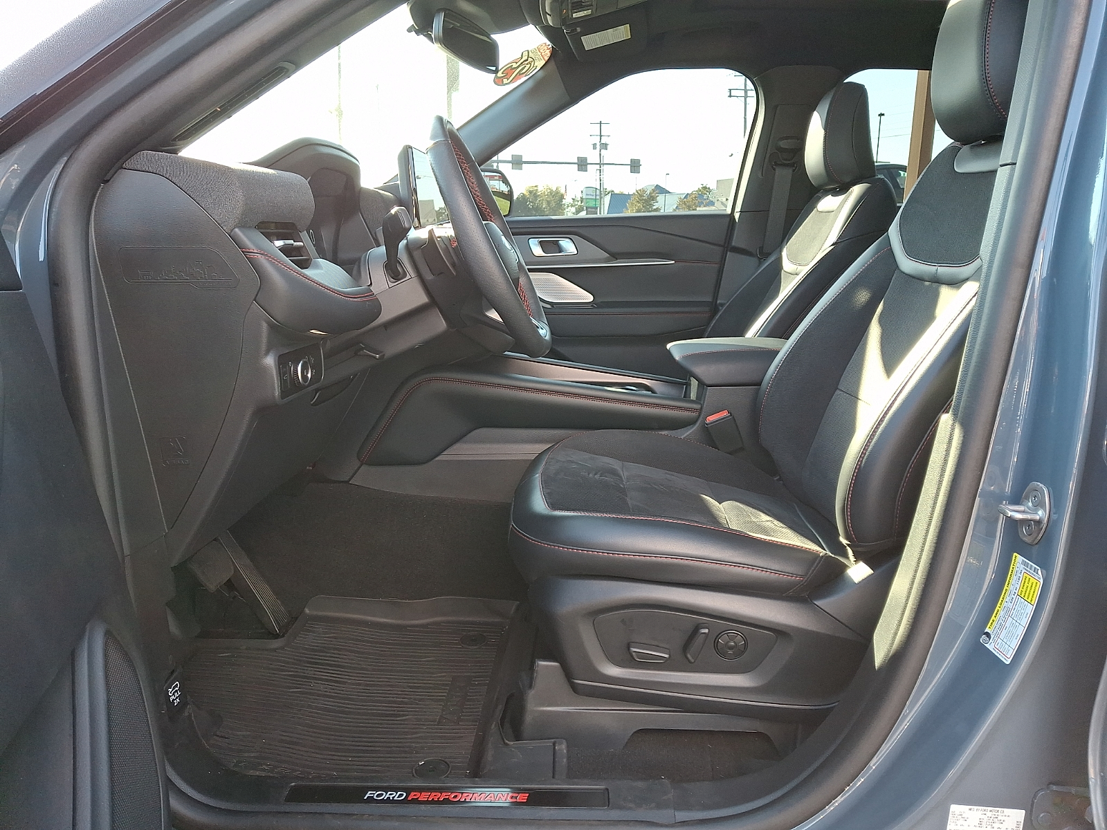Used 2025 Ford Explorer SUV