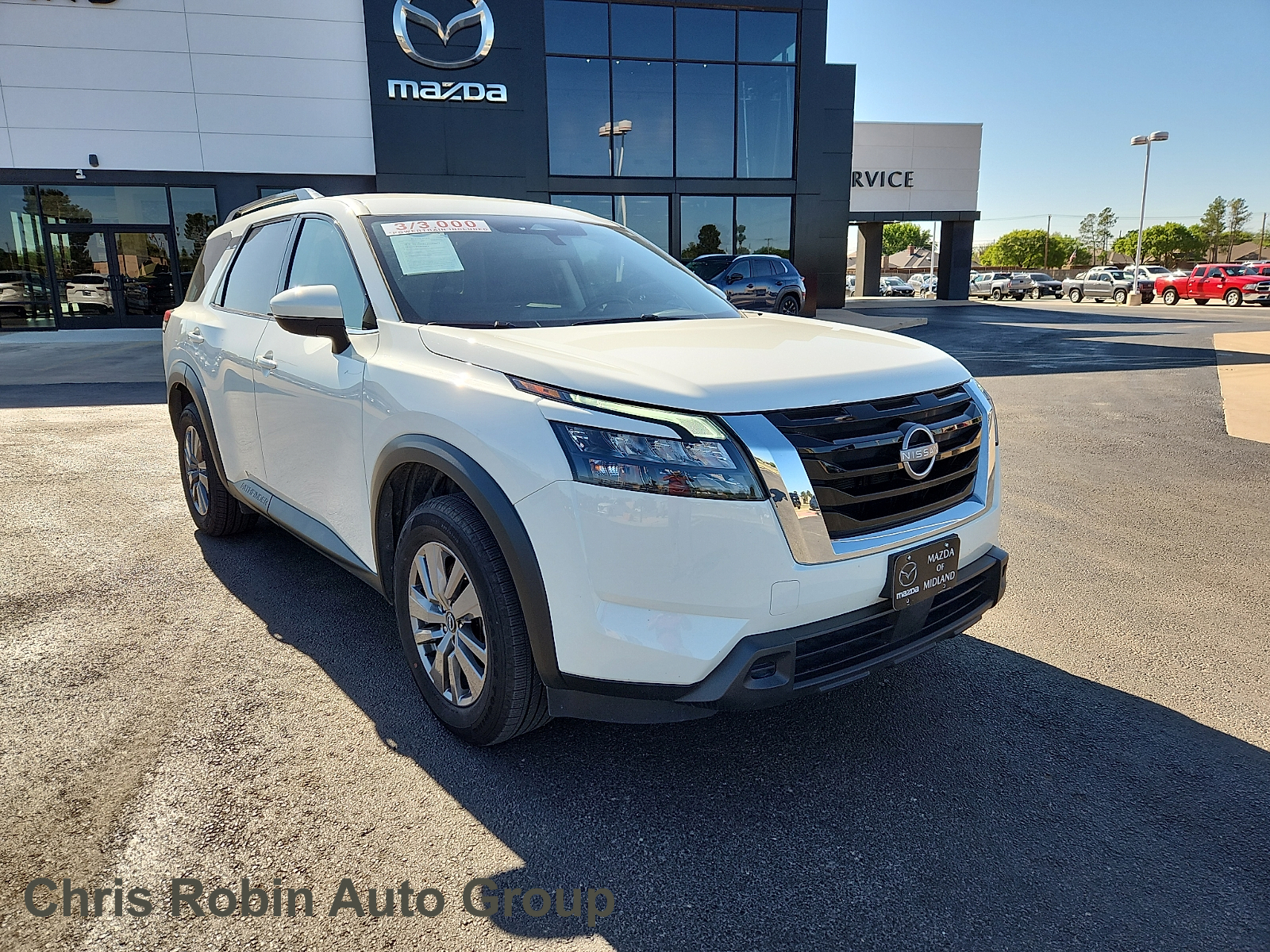 White 2025 Nissan Pathfinder SV FWD SUV / Crossover Front-Wheel Drive Automatic