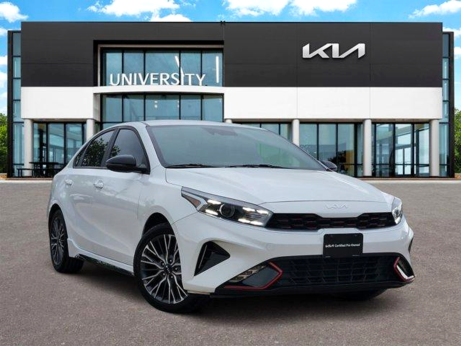 2023 Kia Forte Blanco (Snow White Pearl) Sedán Tracción delantera Automática