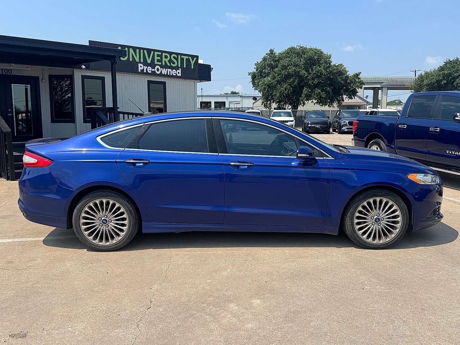 Blue 2016 Ford Fusion Sedan Front-Wheel Drive 6-Speed Automatic