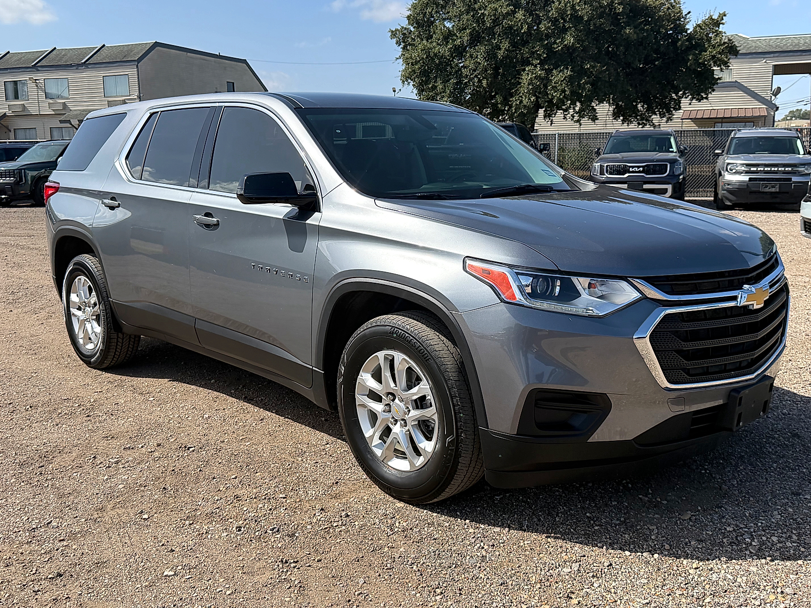  2021 Chevrolet Traverse LS FWD   