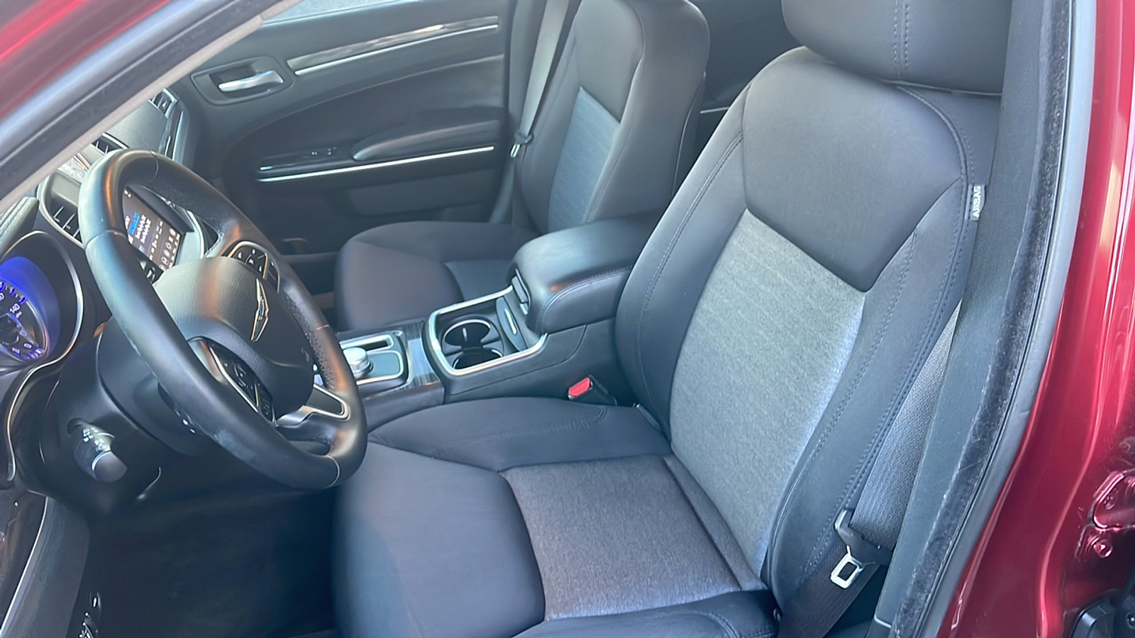 2018 Chrysler 300 Touring photo 15