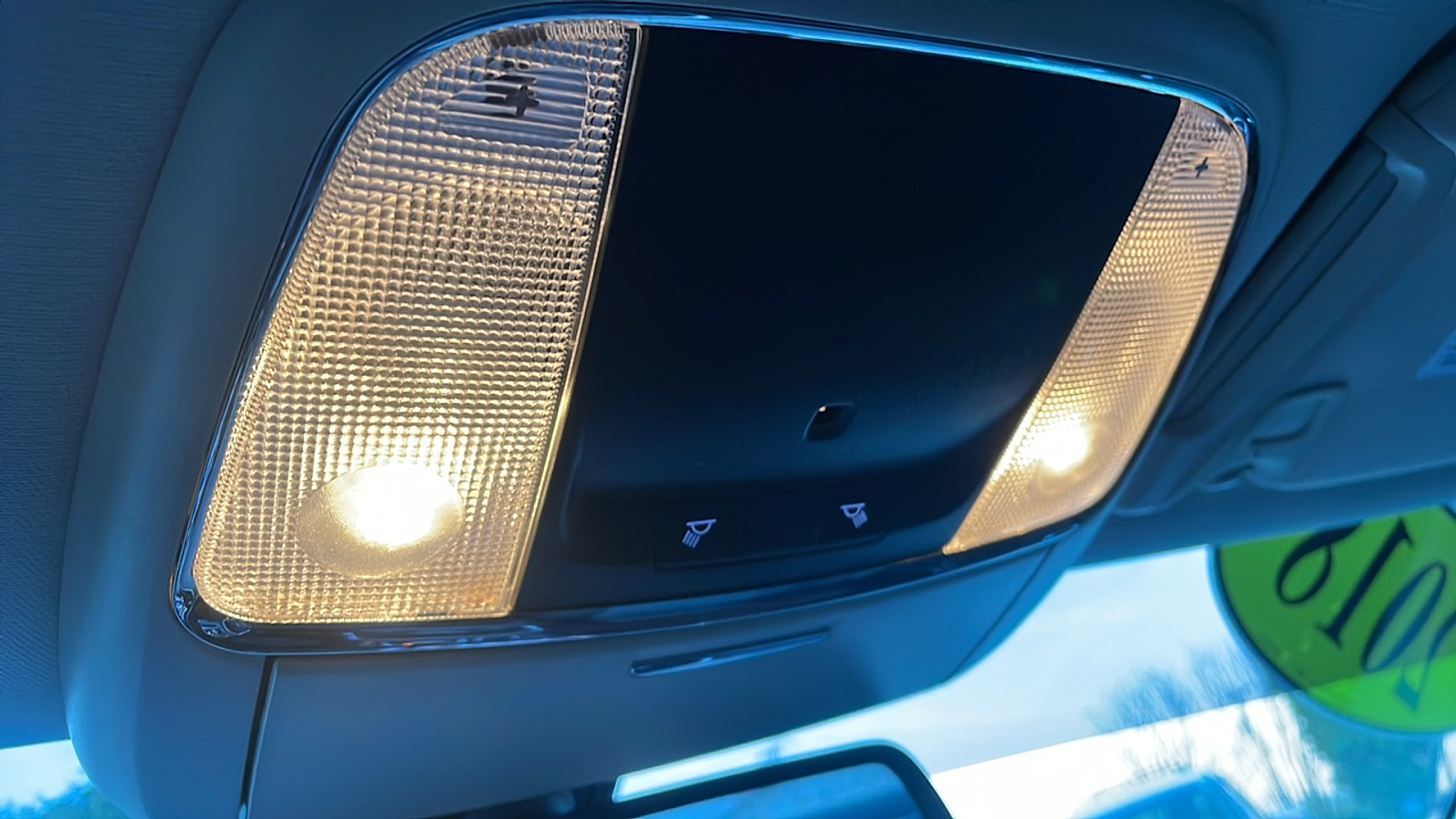 2018 Chrysler 300 Touring photo 35
